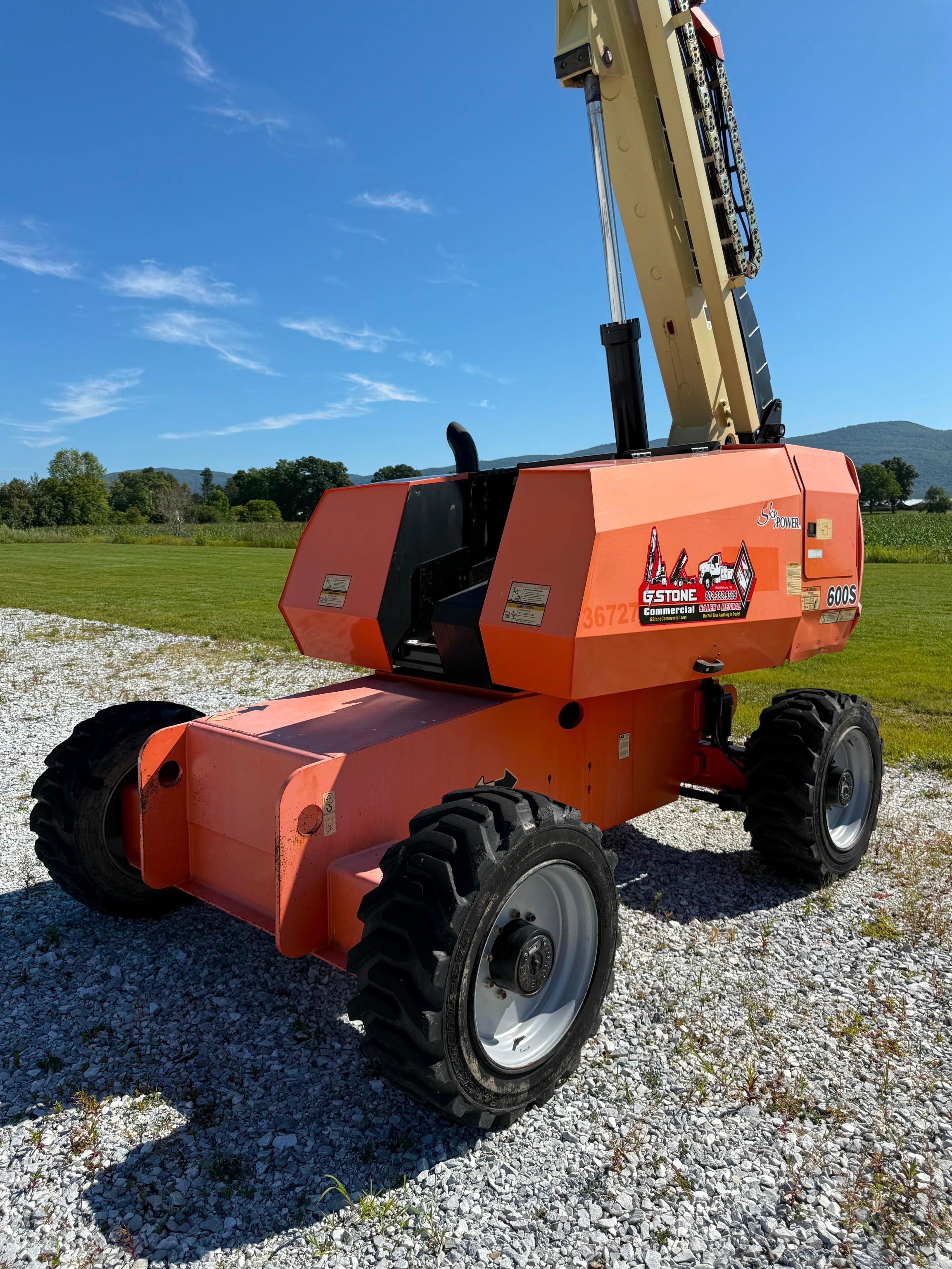 2020 JLG 600S