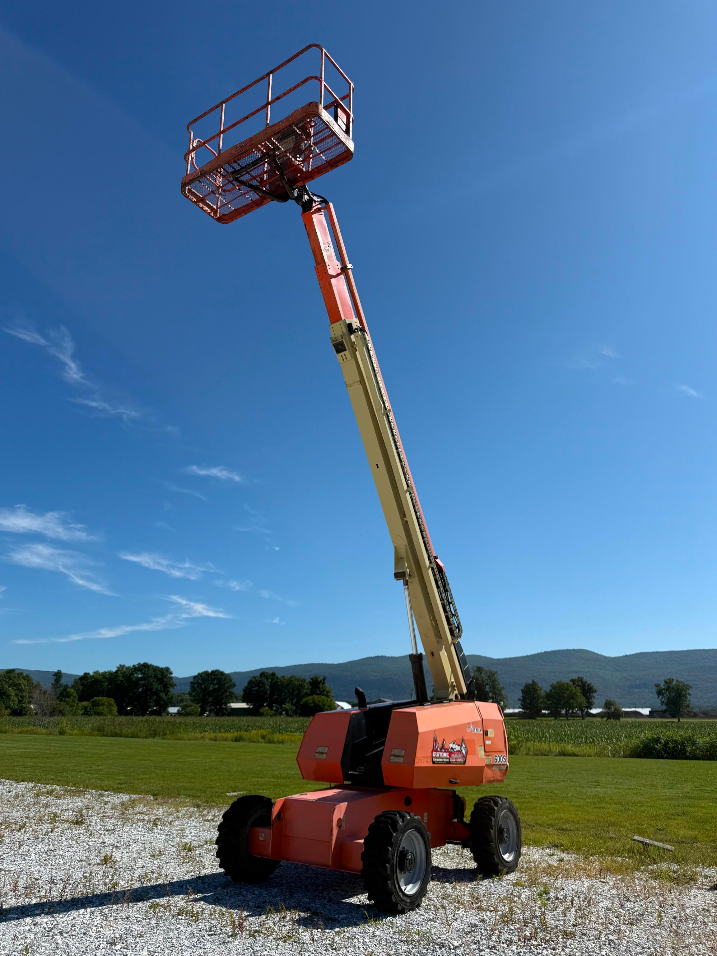 2020 JLG 600S