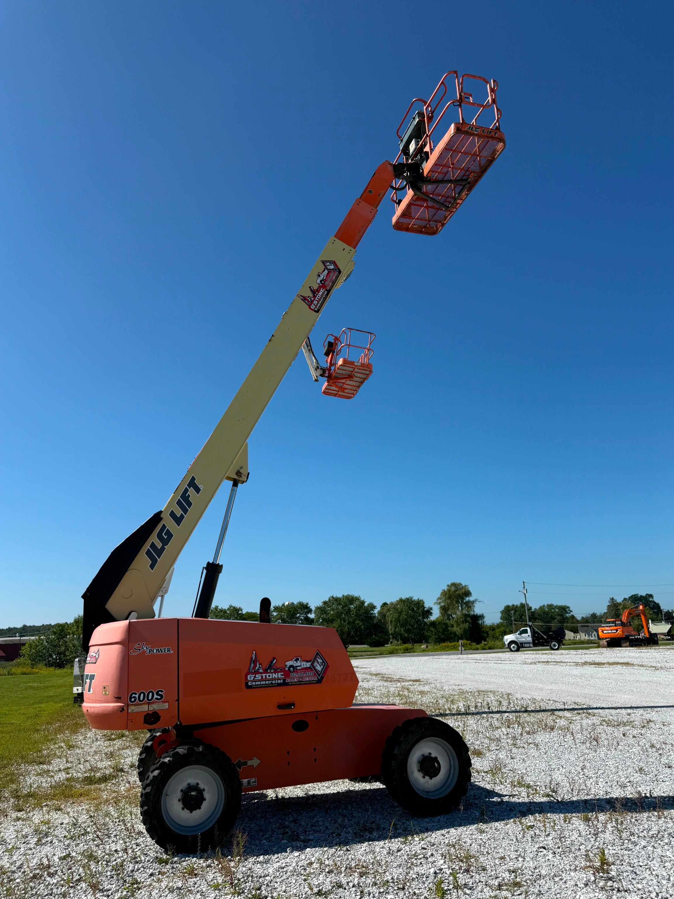 2020 JLG 600S
