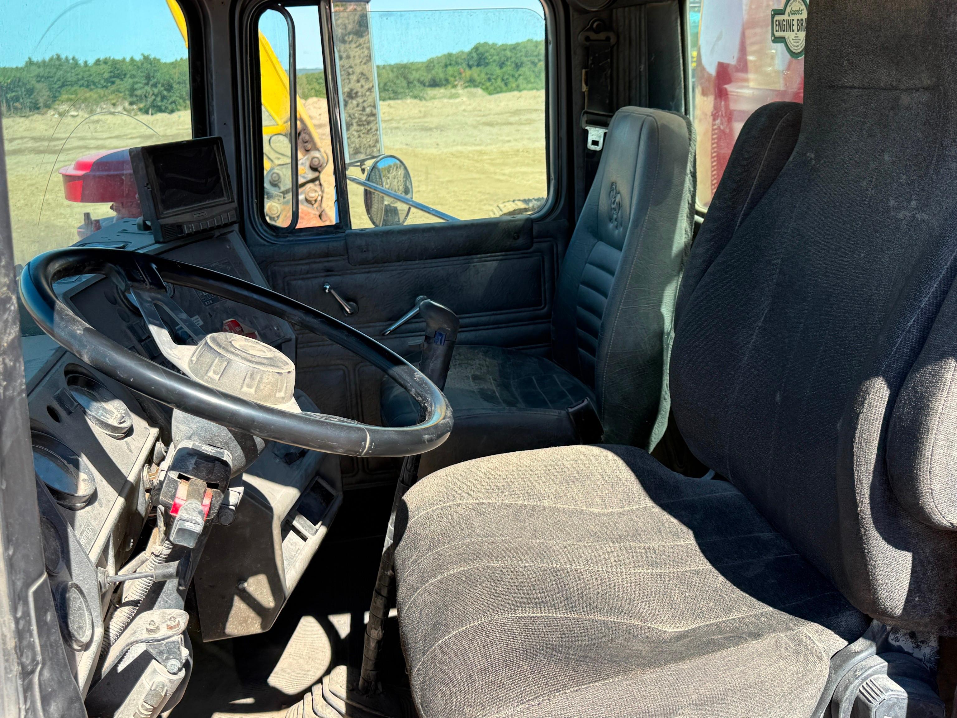 1998 Mack RD688S