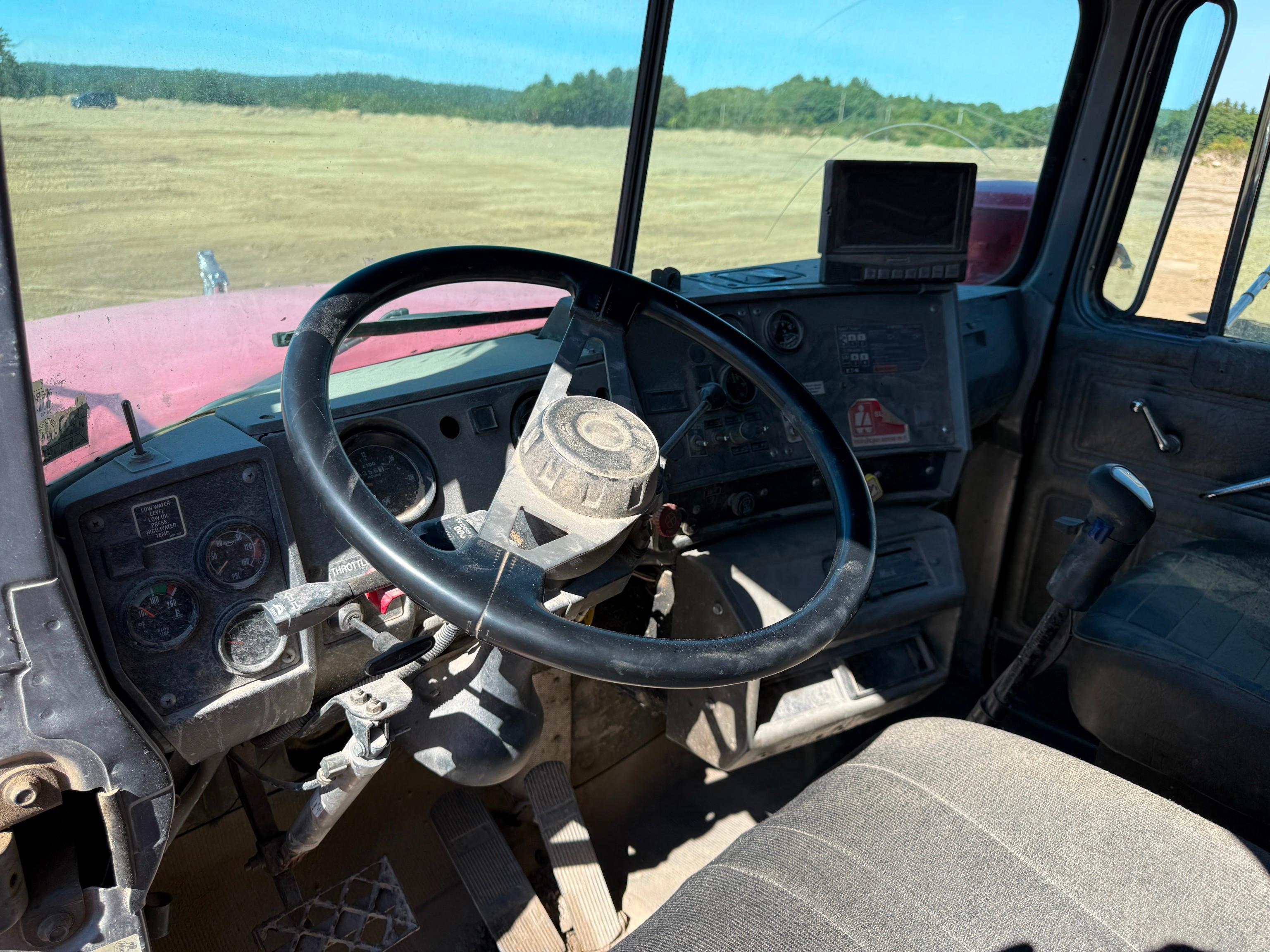1998 Mack RD688S