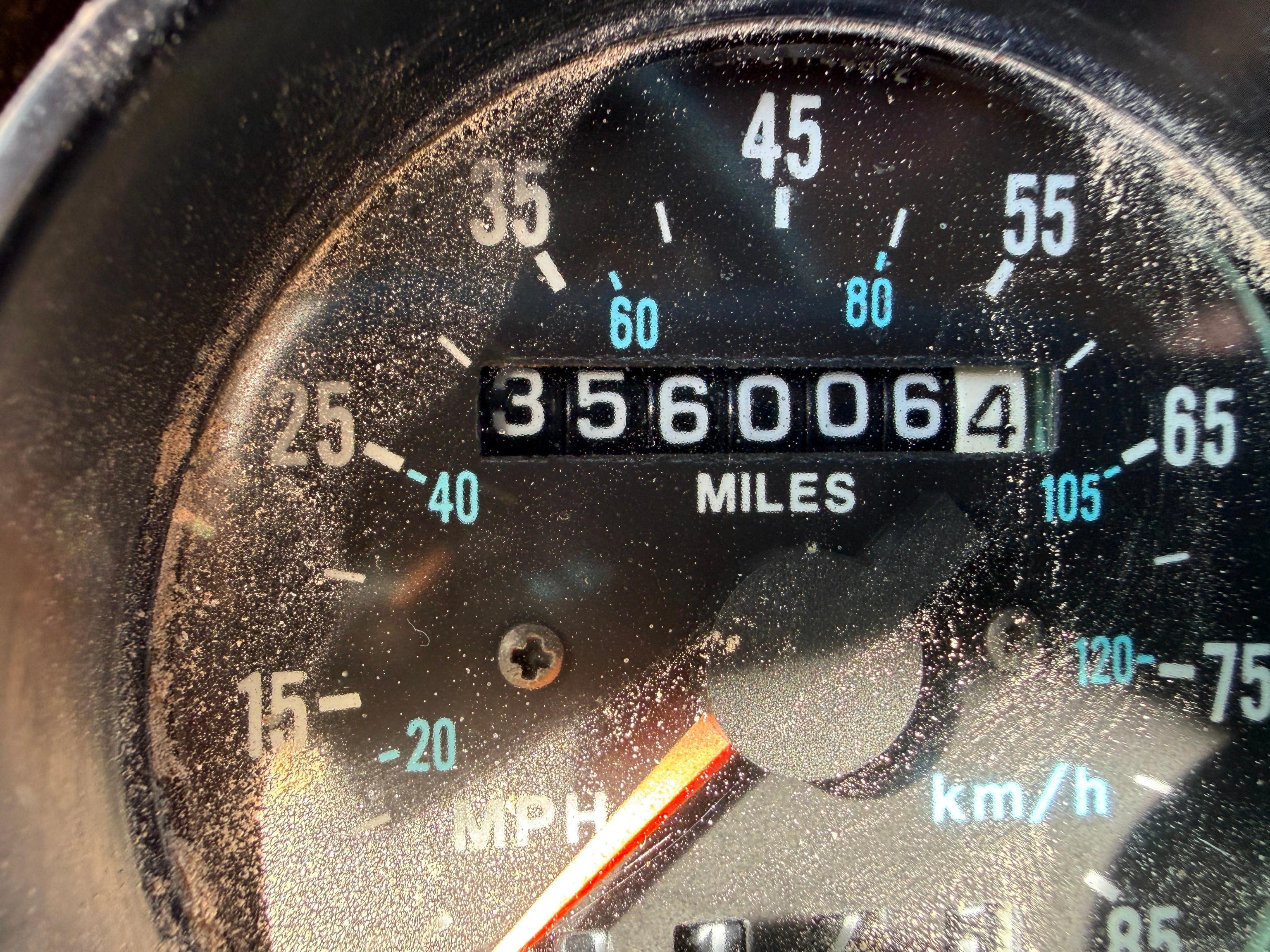 1998 Mack RD688S