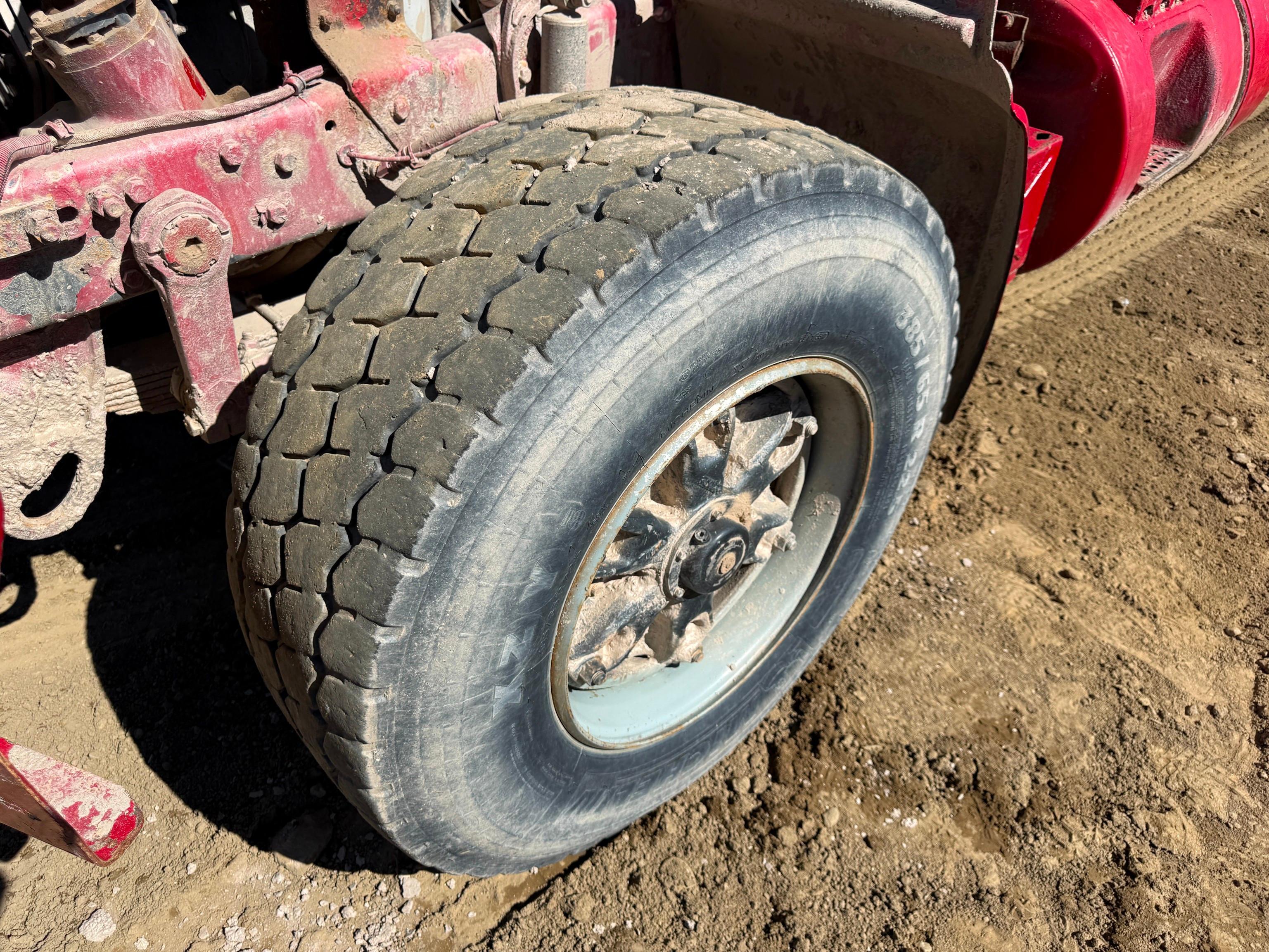 1998 Mack RD688S