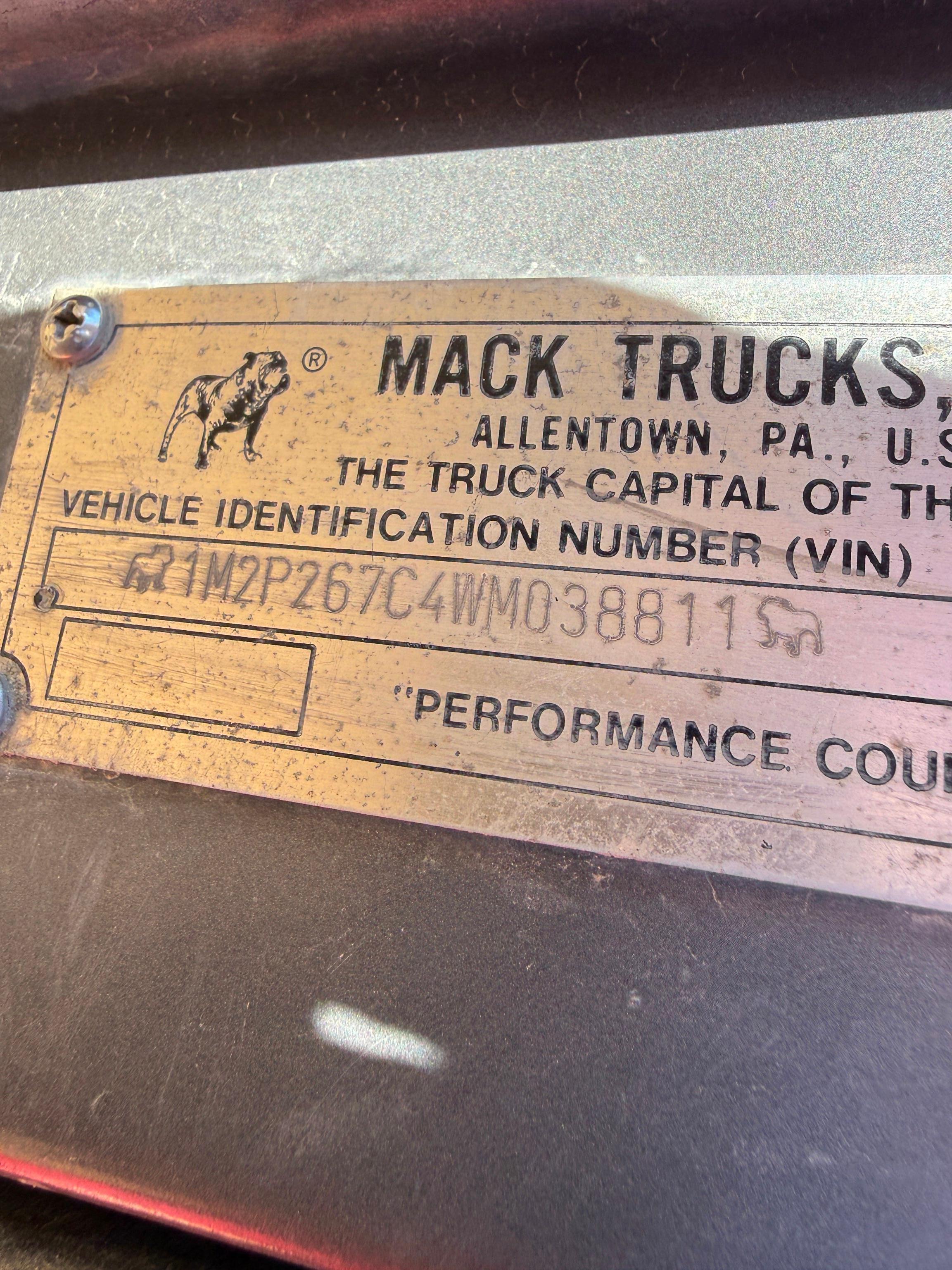 1998 Mack RD688S