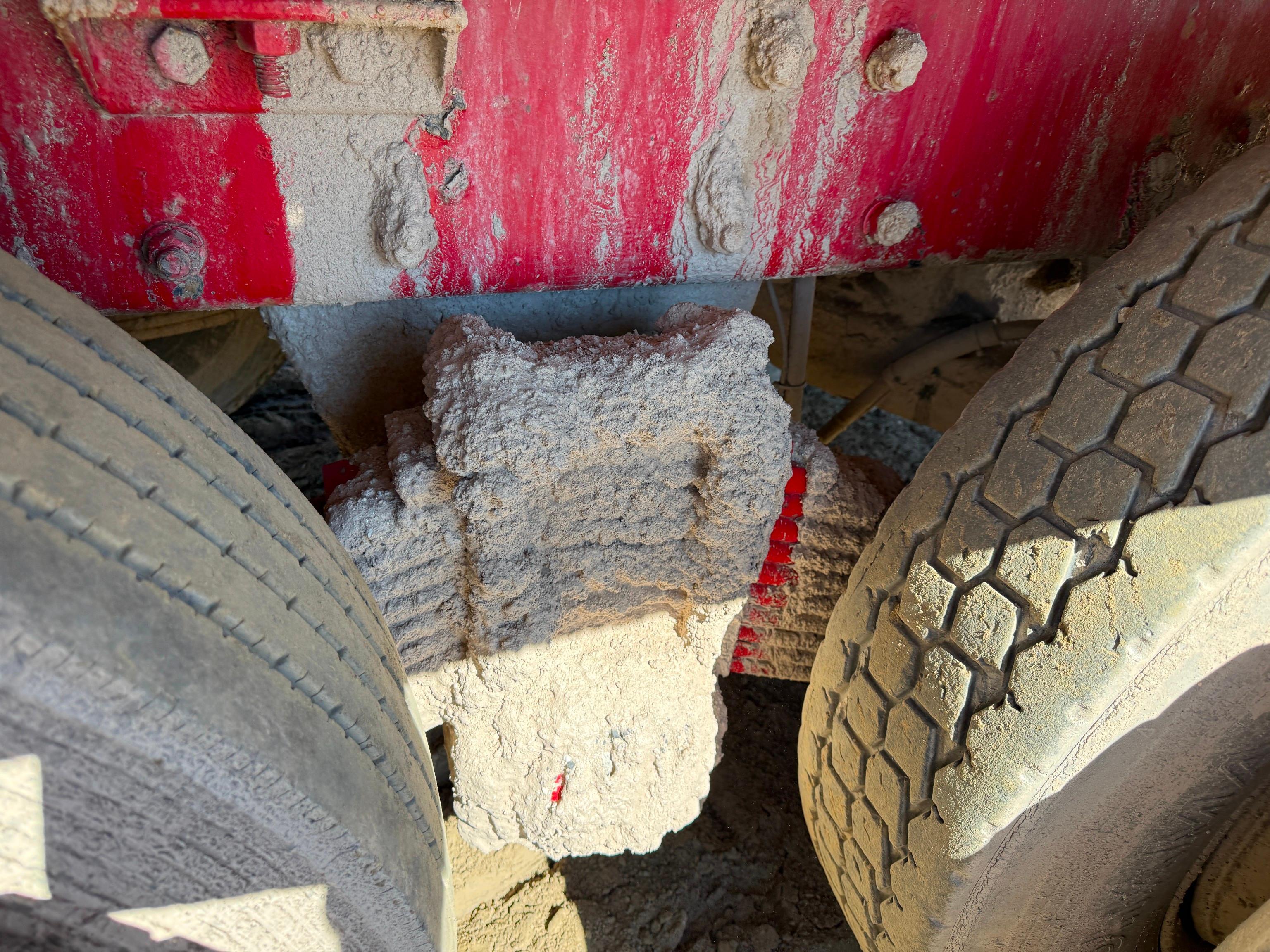 1998 Mack RD688S