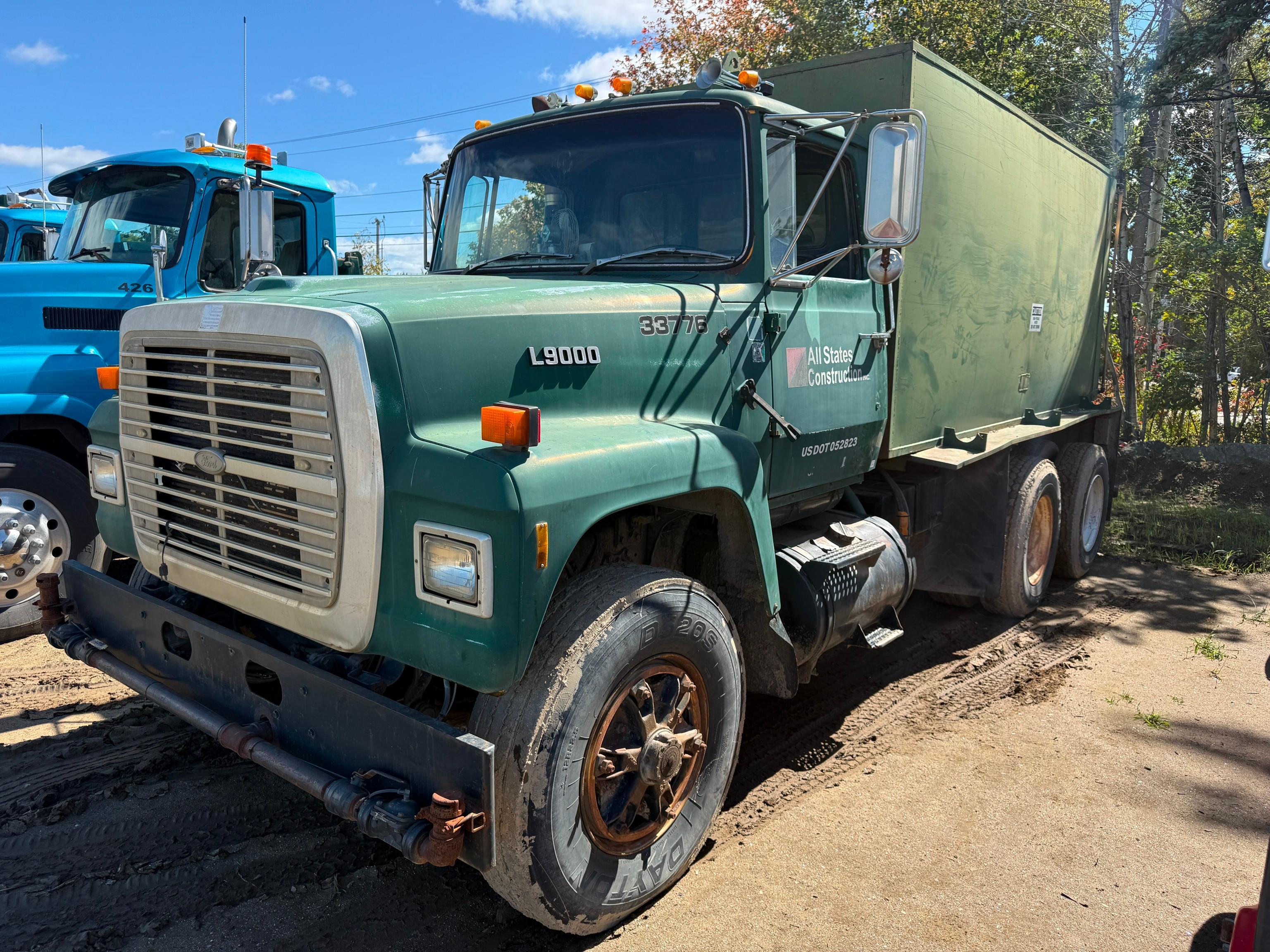 Photo of Ford L9000