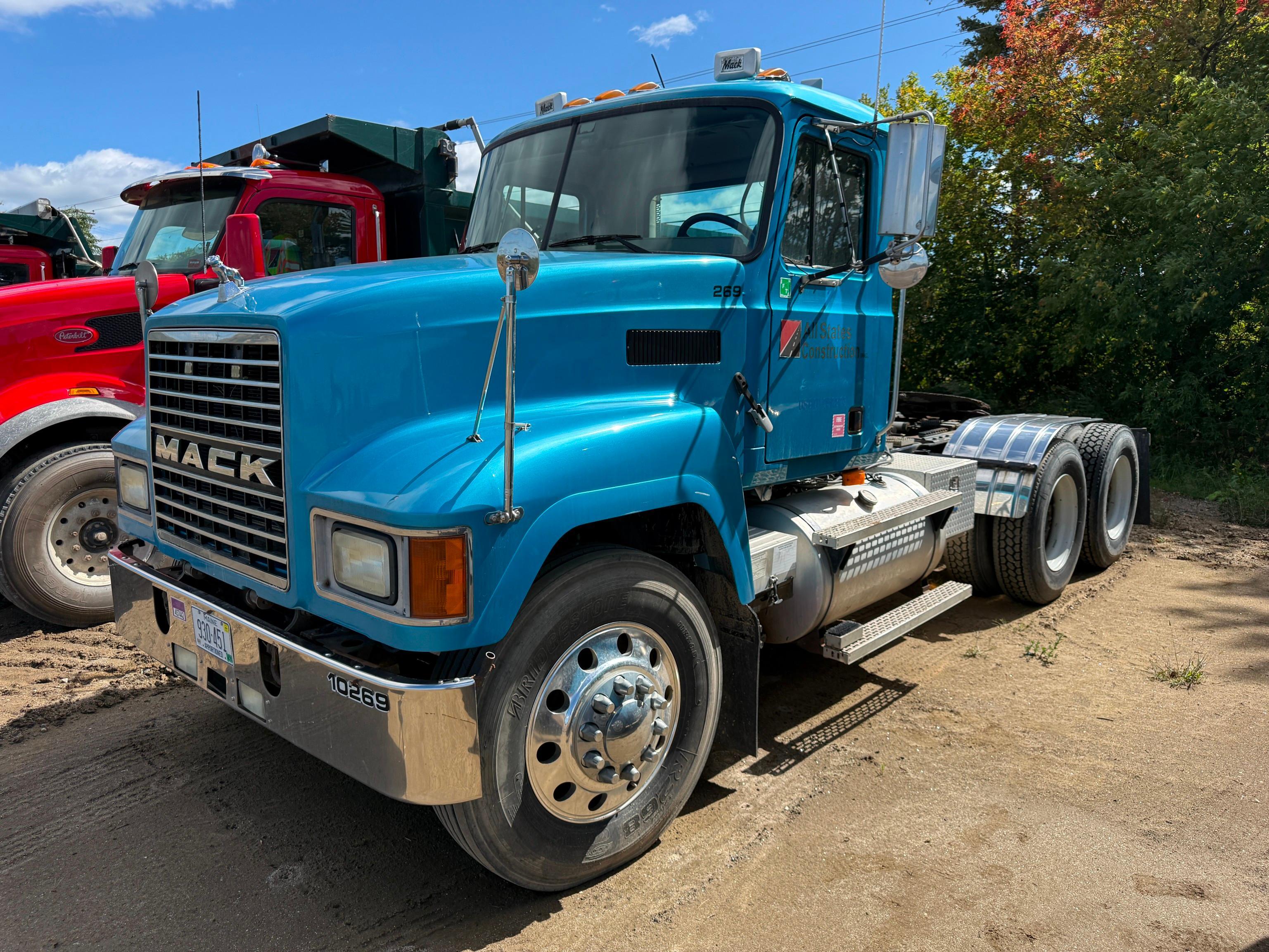 2002 Mack CH613