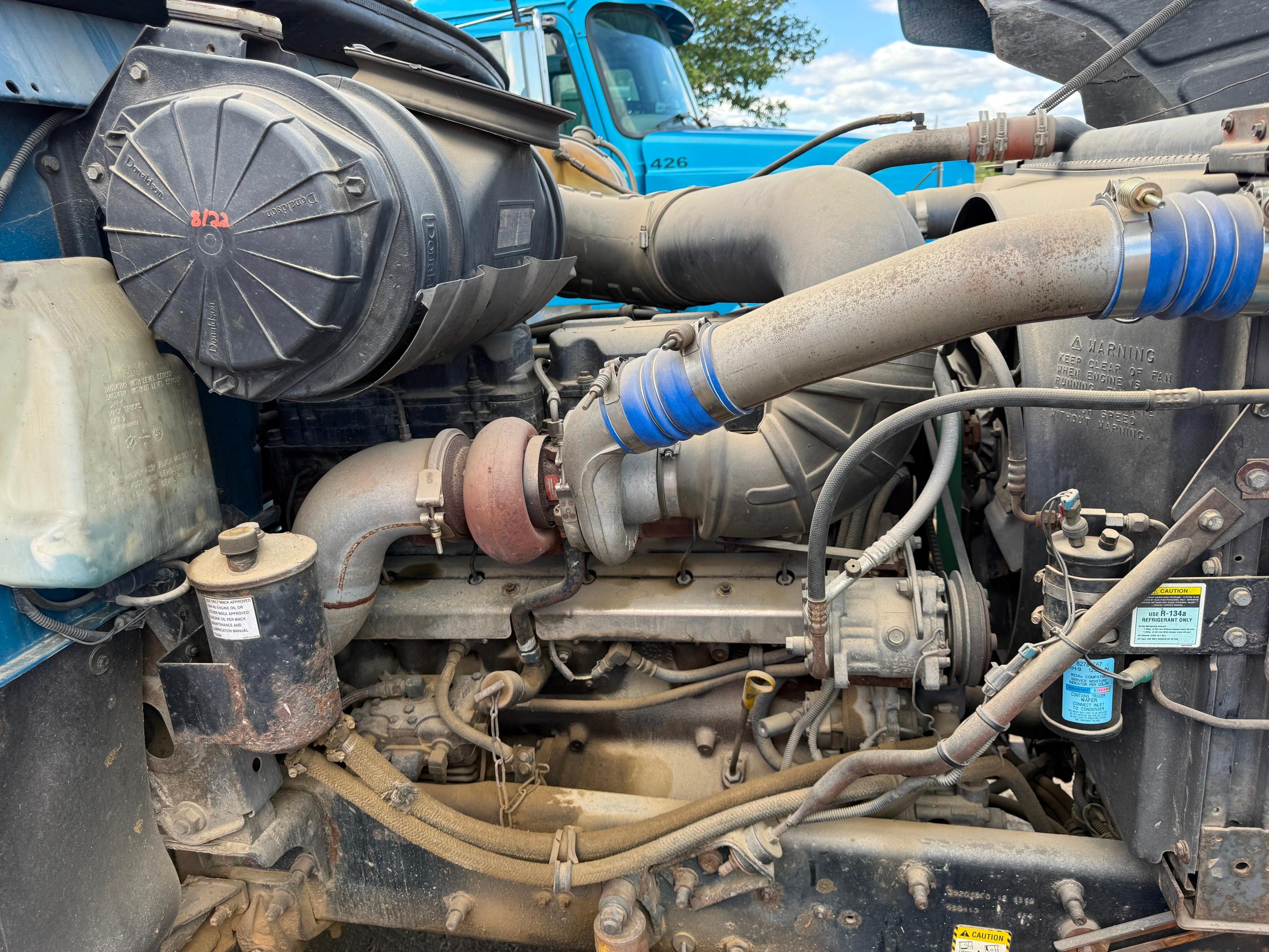 2002 Mack CH613