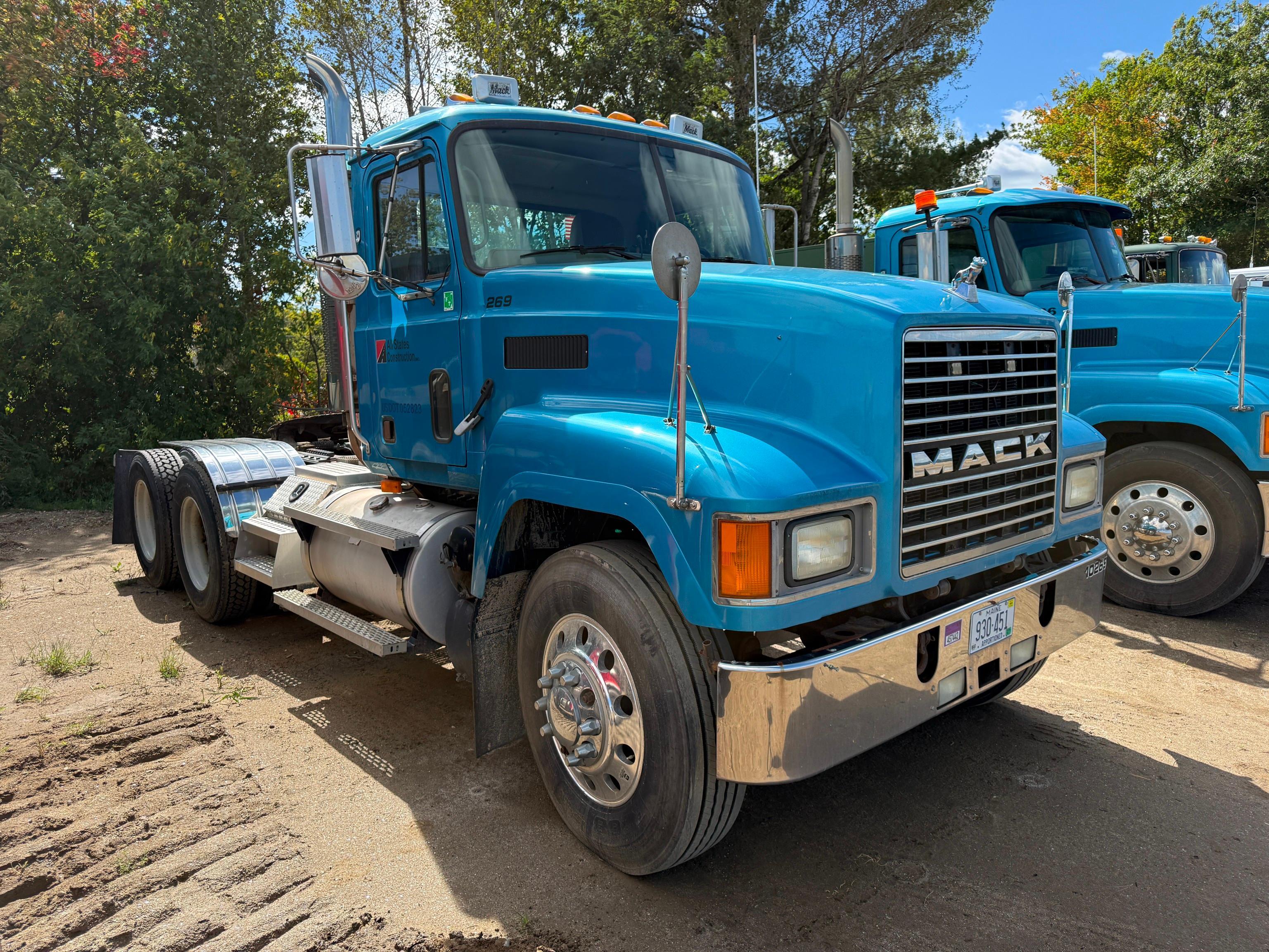 2002 Mack CH613