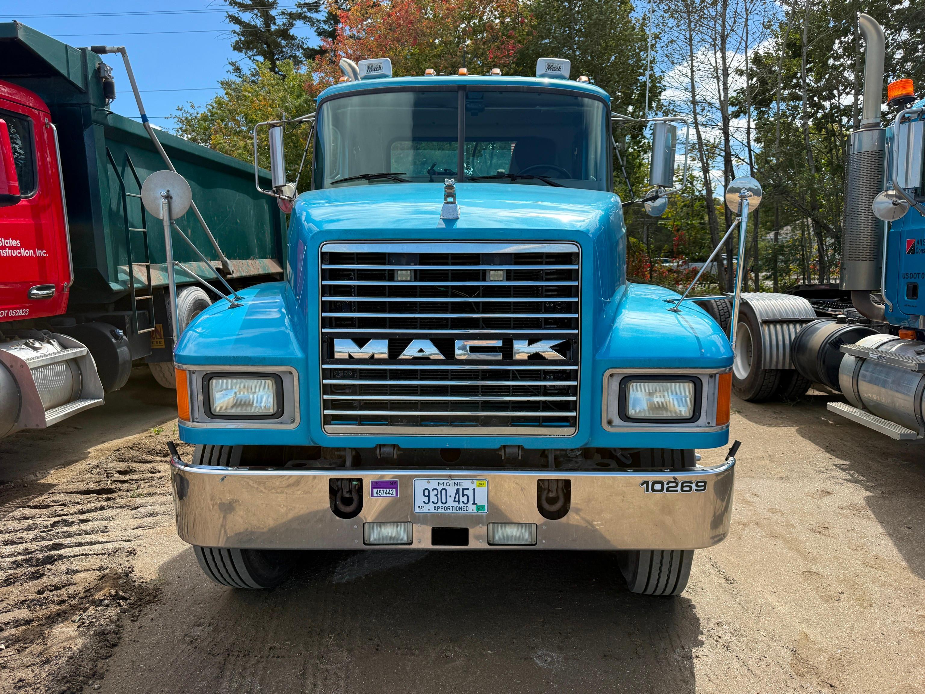 2002 Mack CH613