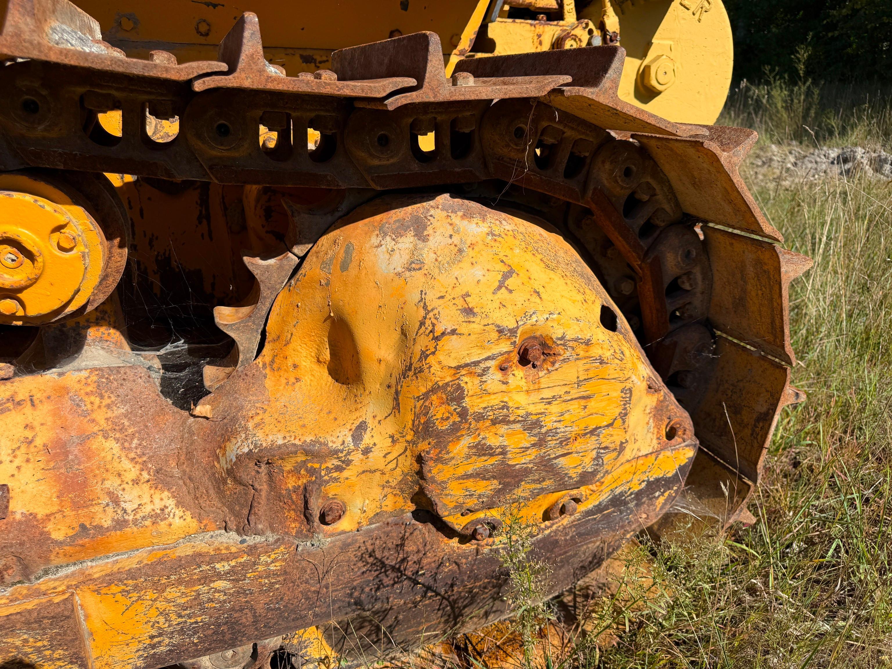 Caterpillar D6