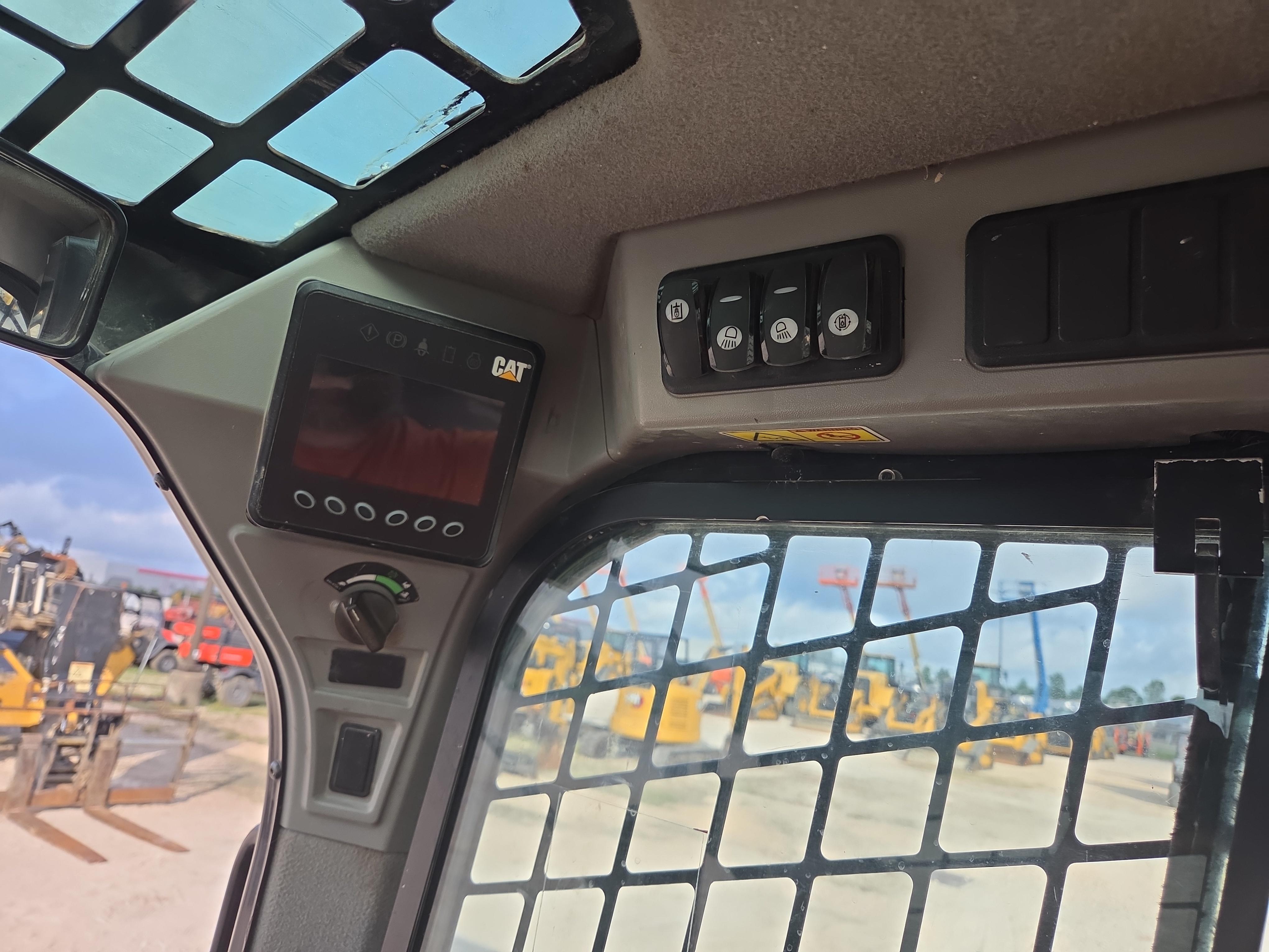 2018 Caterpillar 299D2
