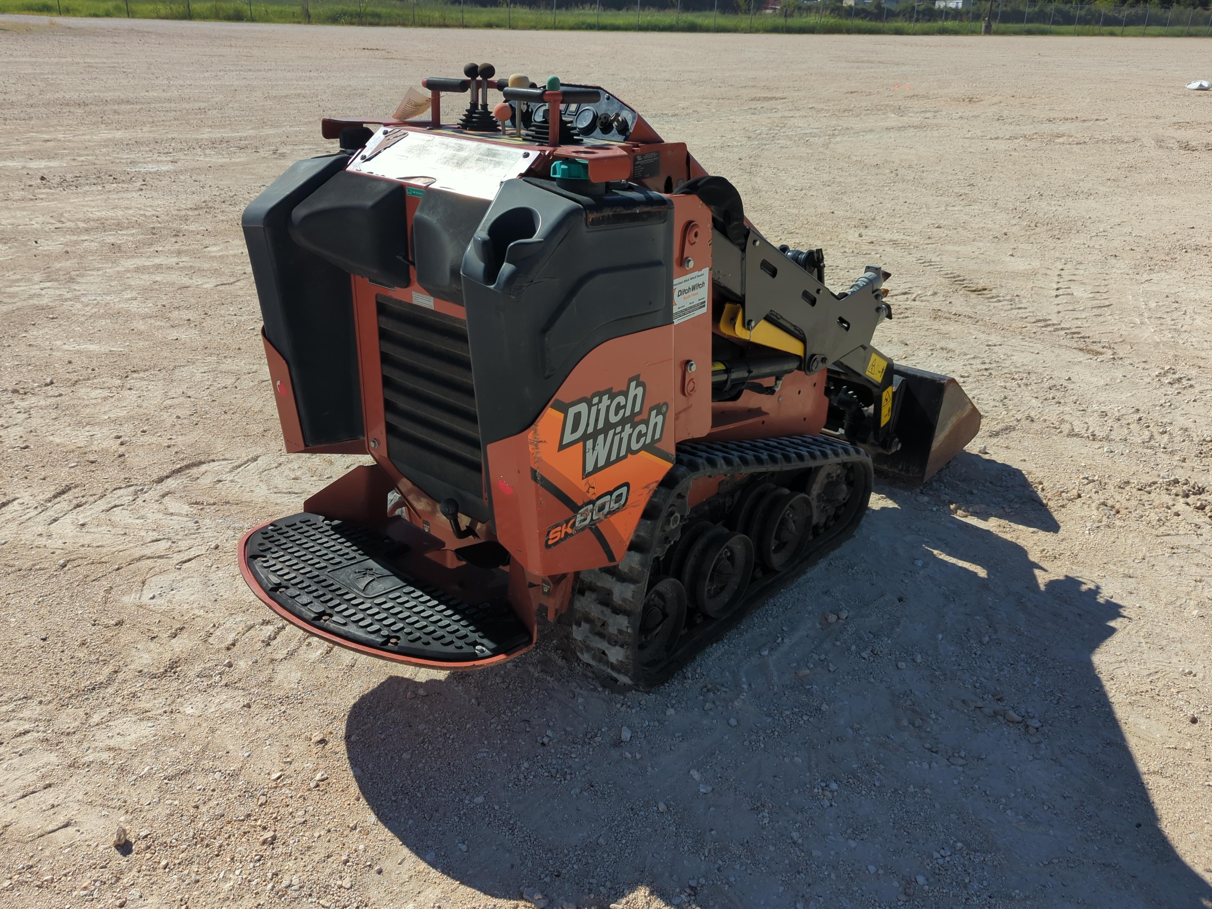 2023 Ditch Witch SK600