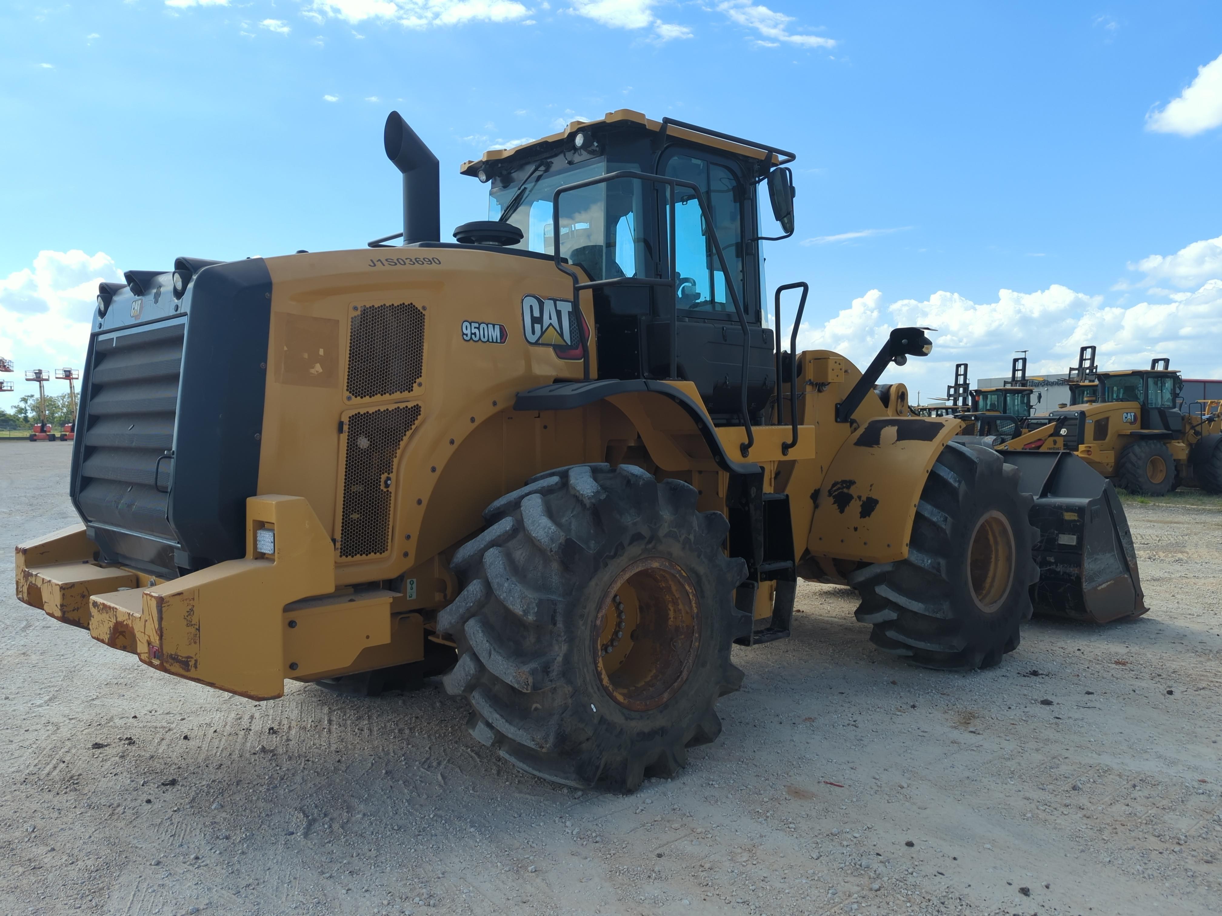 2021 Caterpillar 950M