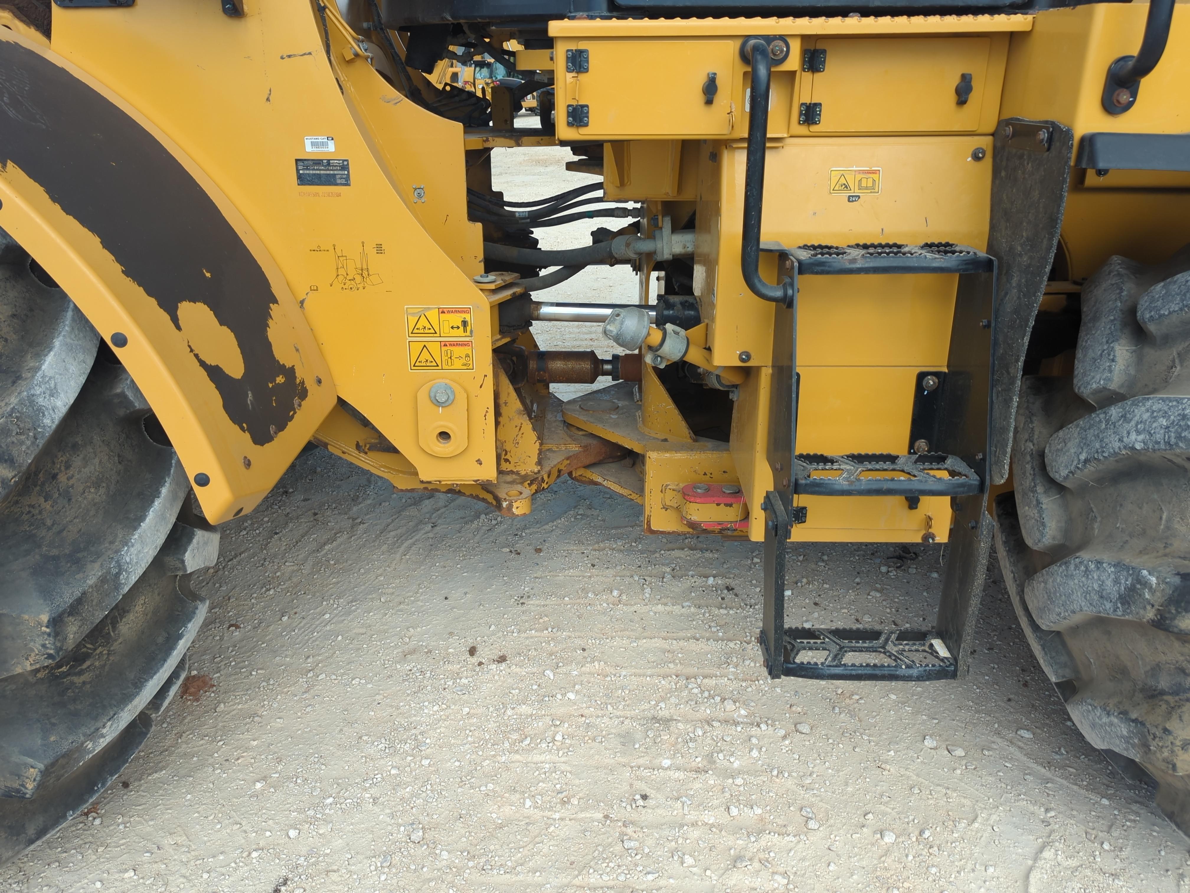 2021 Caterpillar 950M