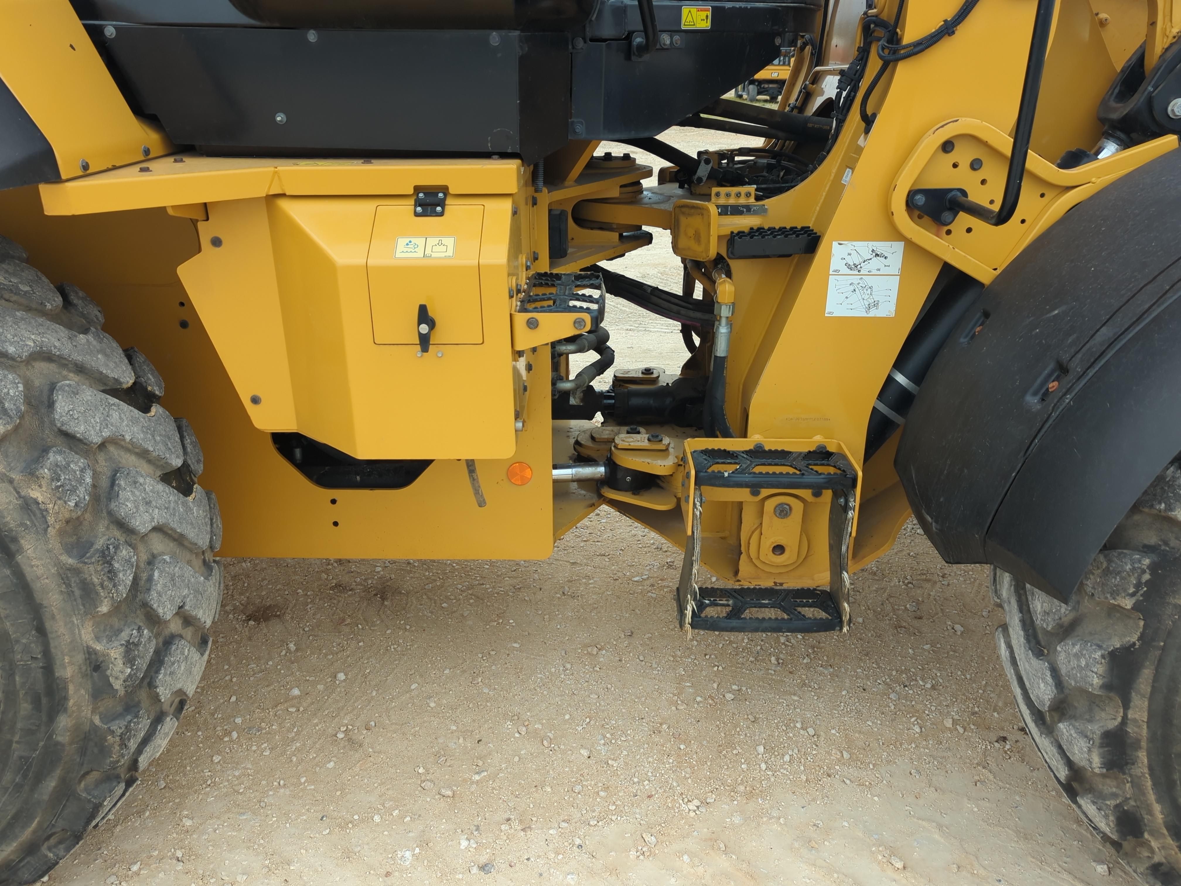 2022 Caterpillar 938M