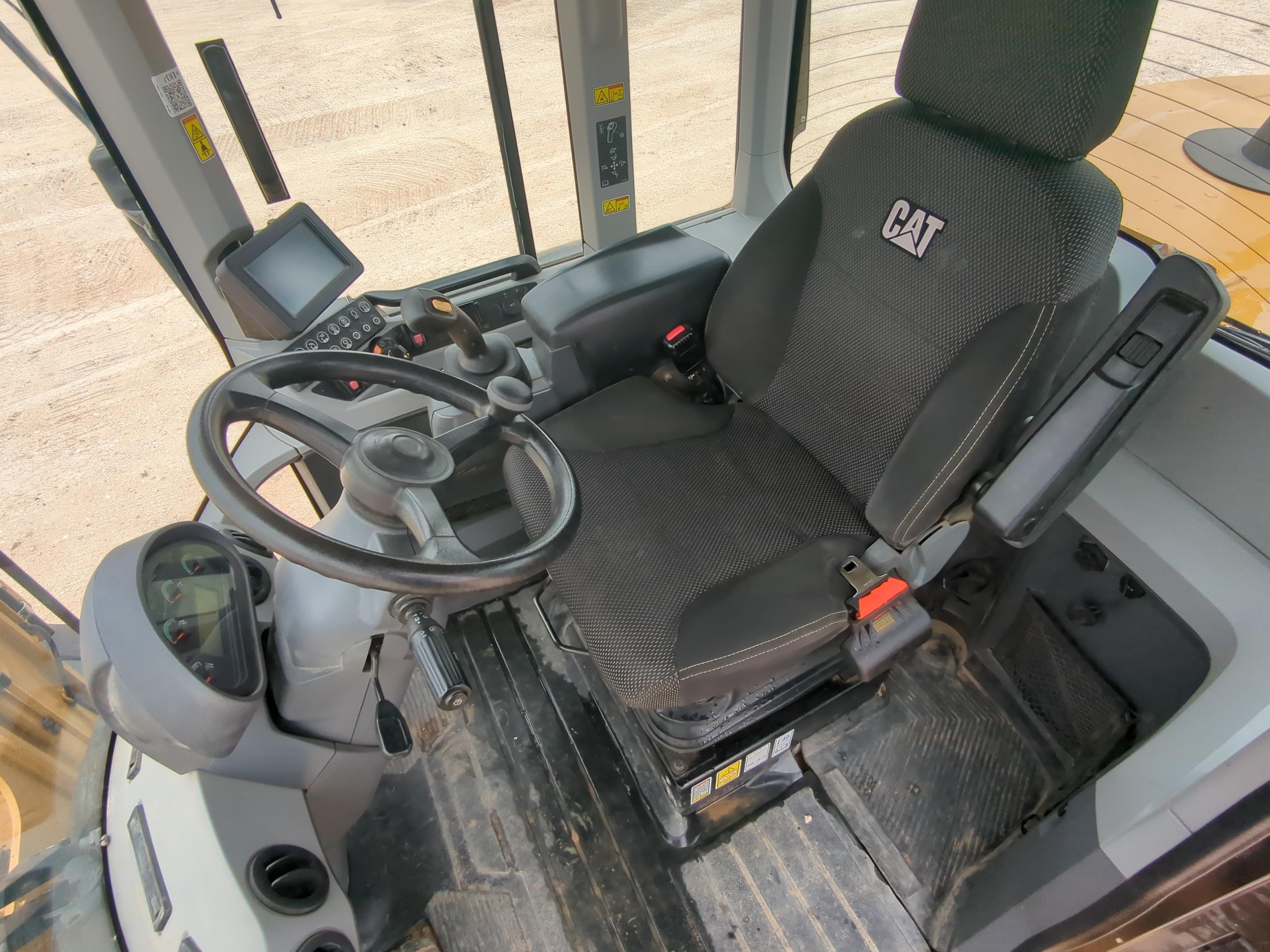 2022 Caterpillar 938M