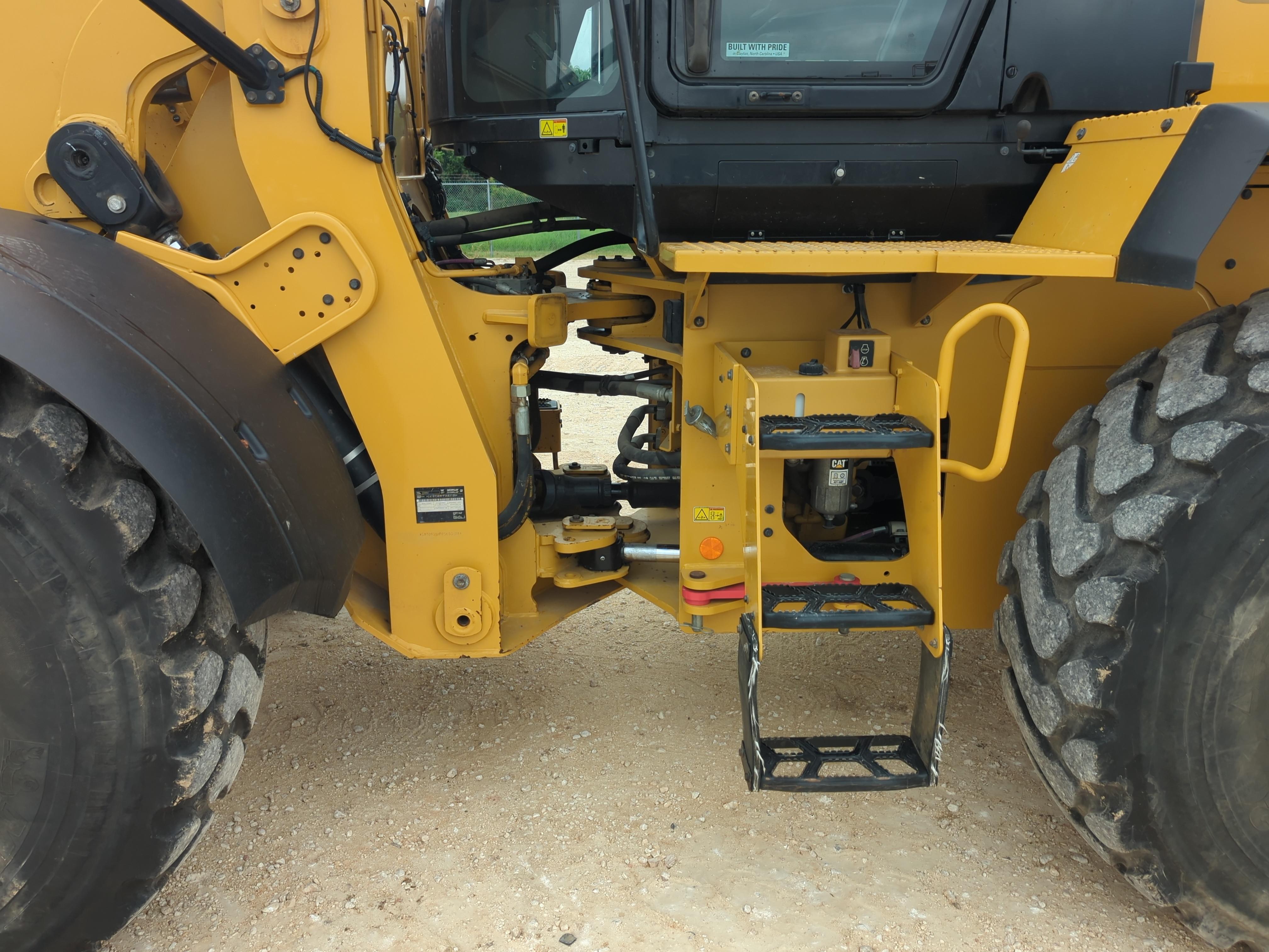 2022 Caterpillar 938M