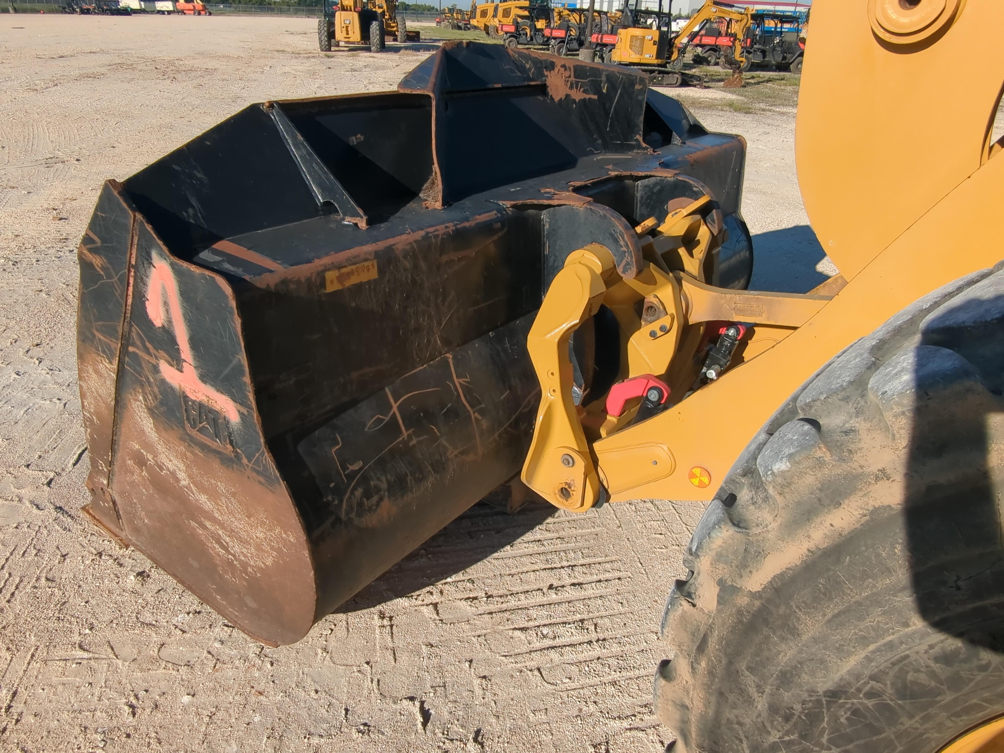 2022 Caterpillar 938M