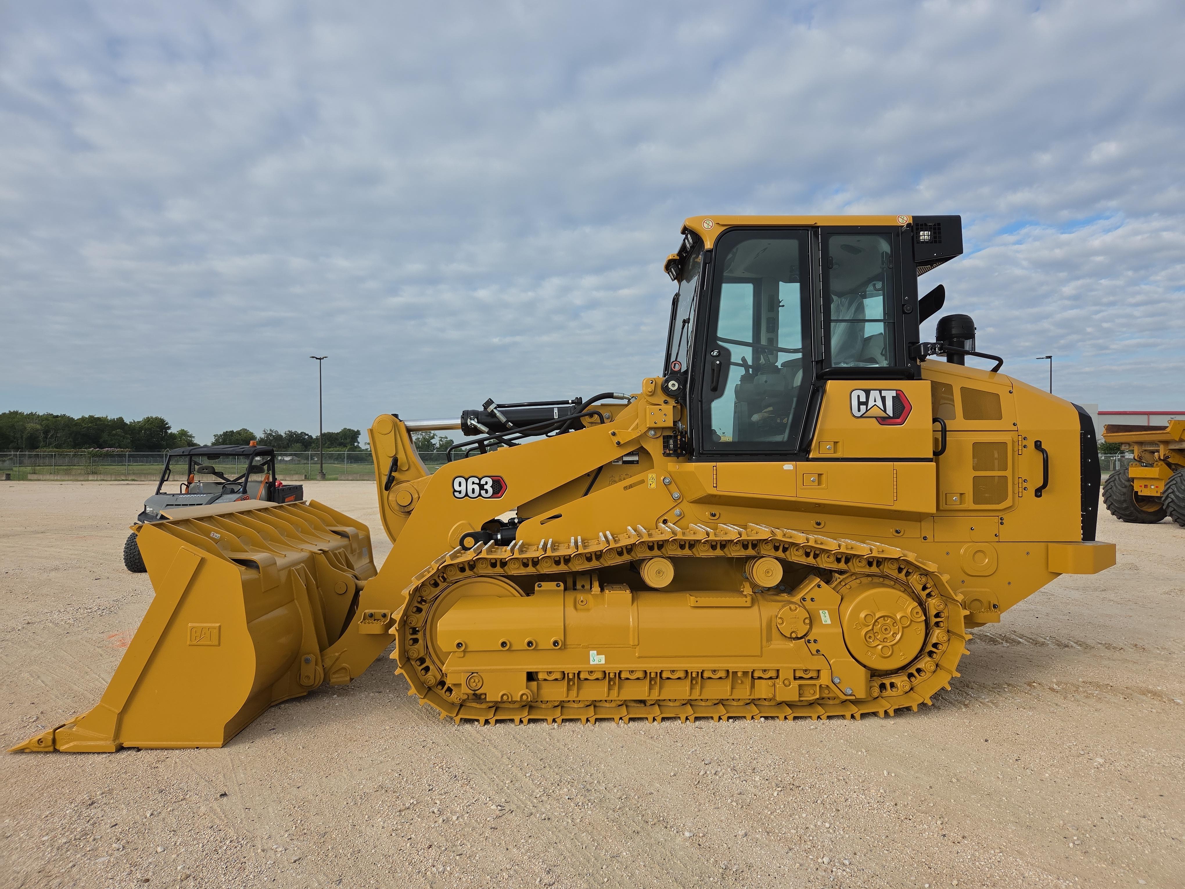 2025 Caterpillar 963
