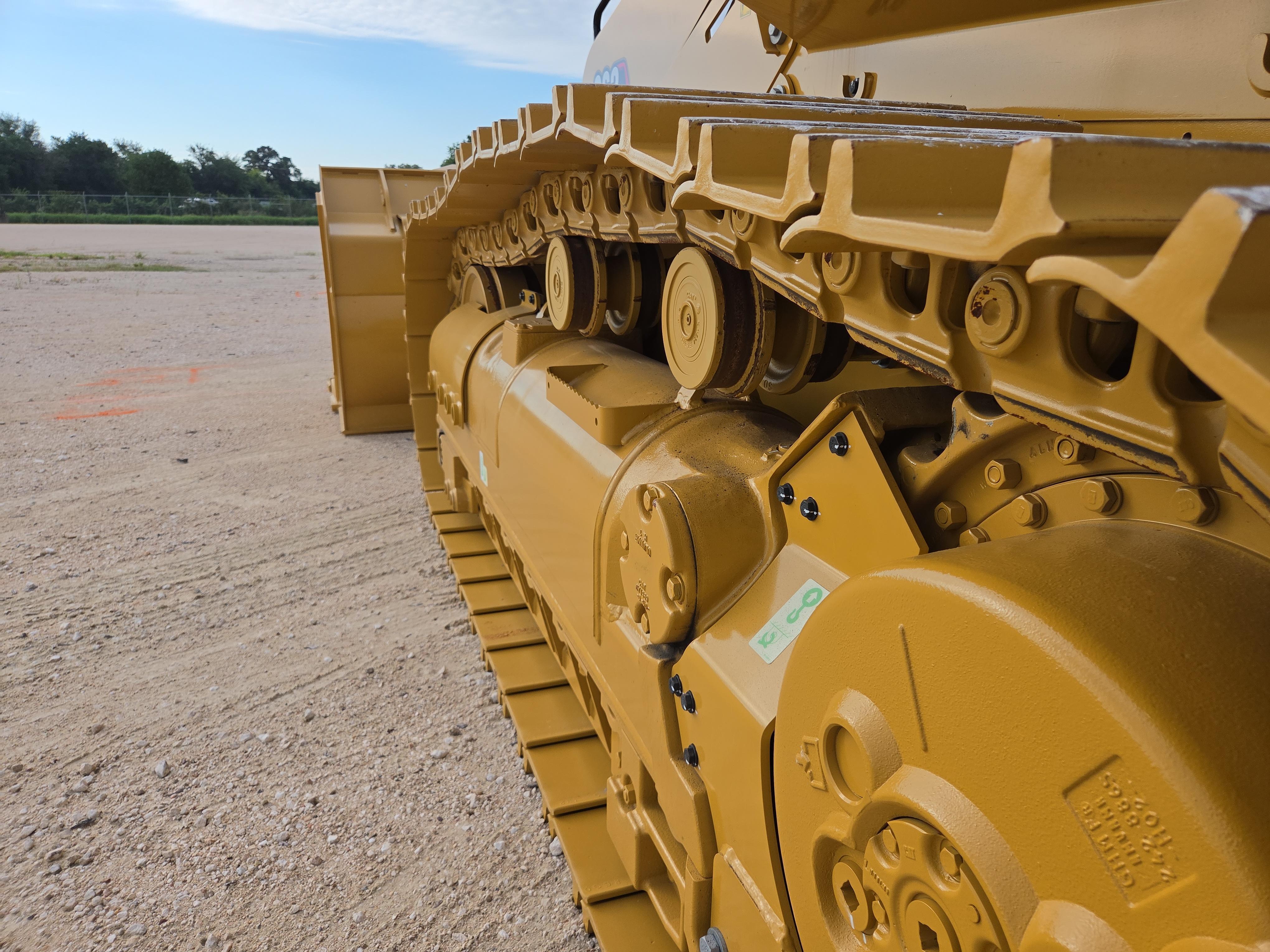 2025 Caterpillar 963