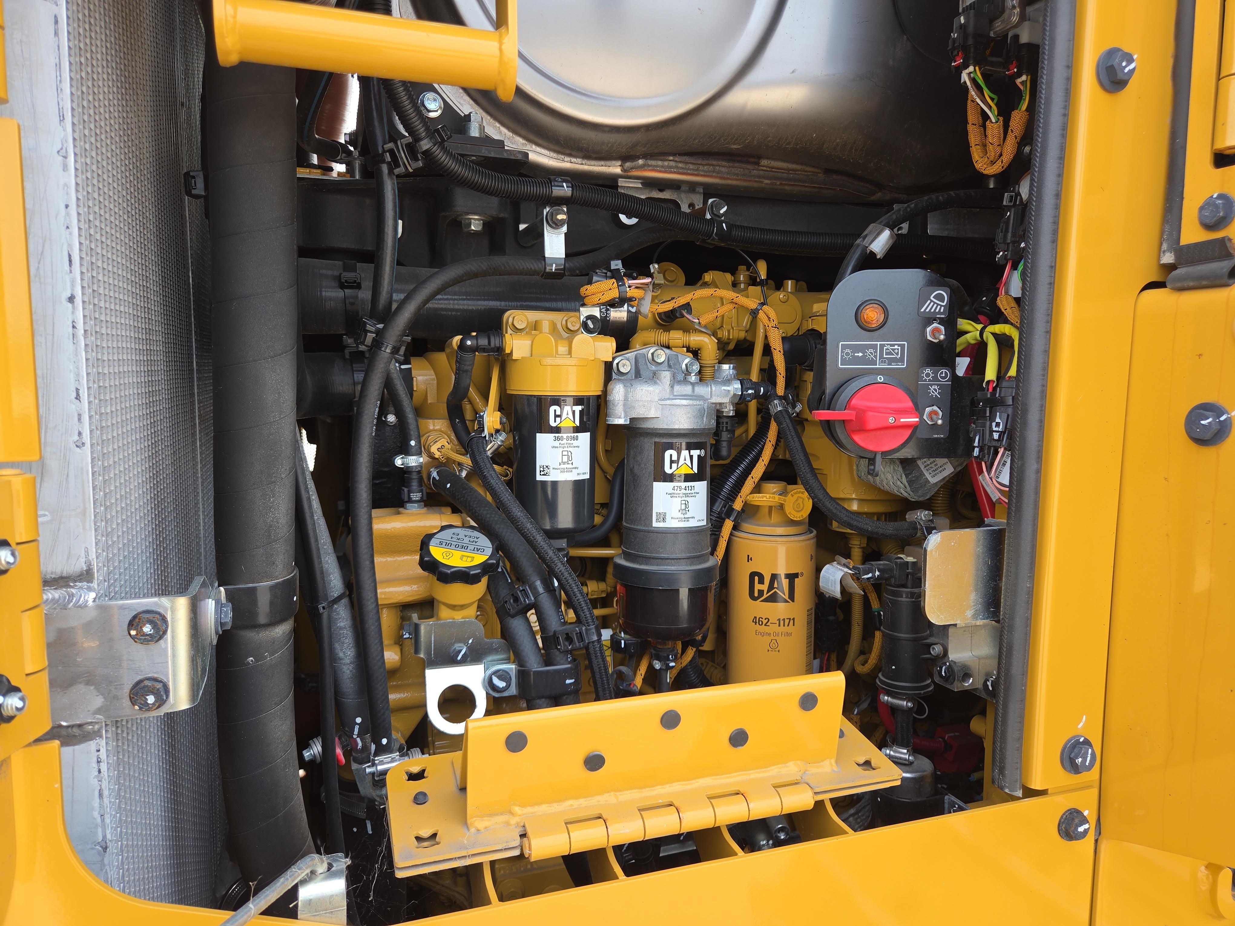 2025 Caterpillar 963