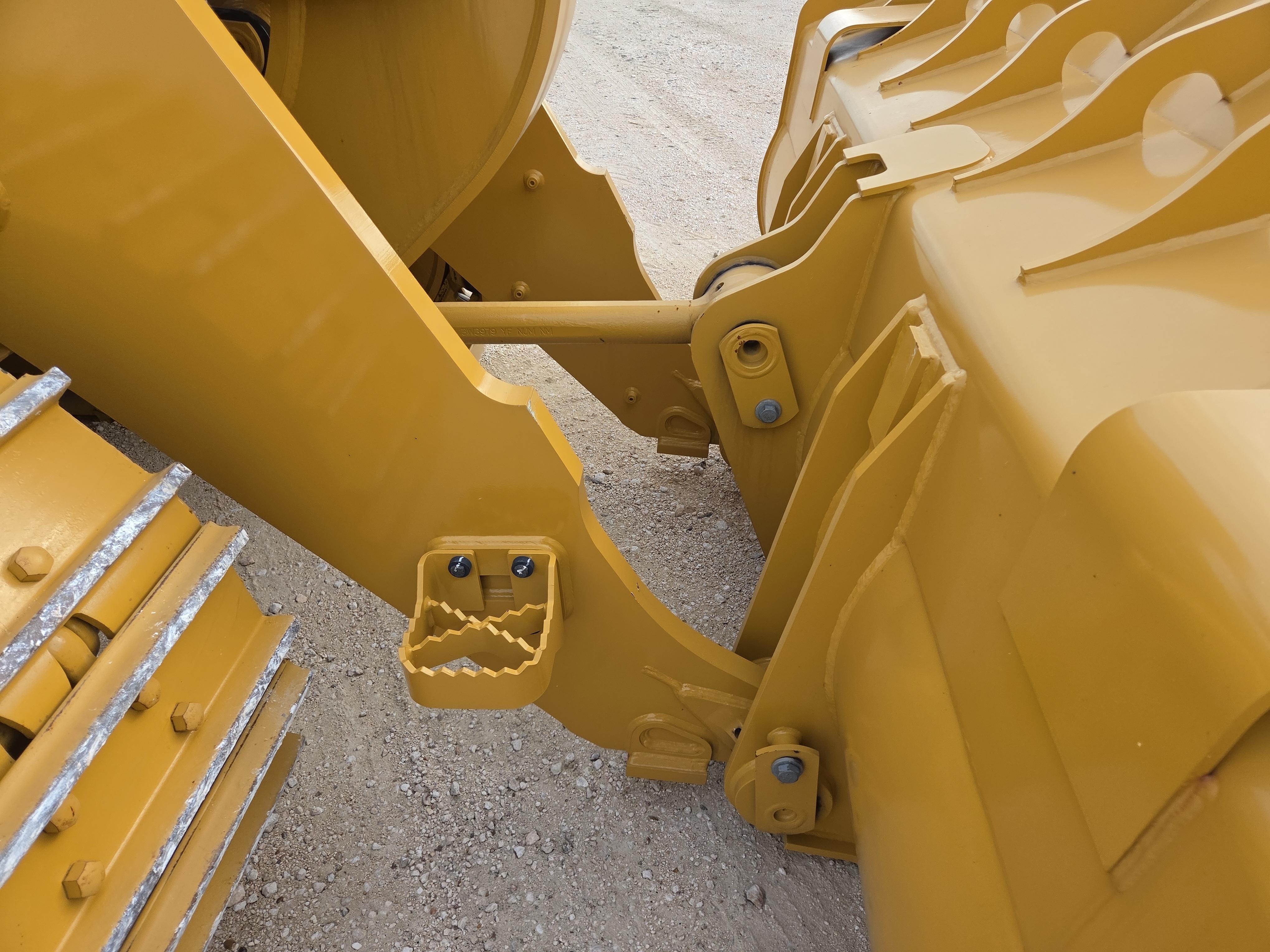 2025 Caterpillar 963