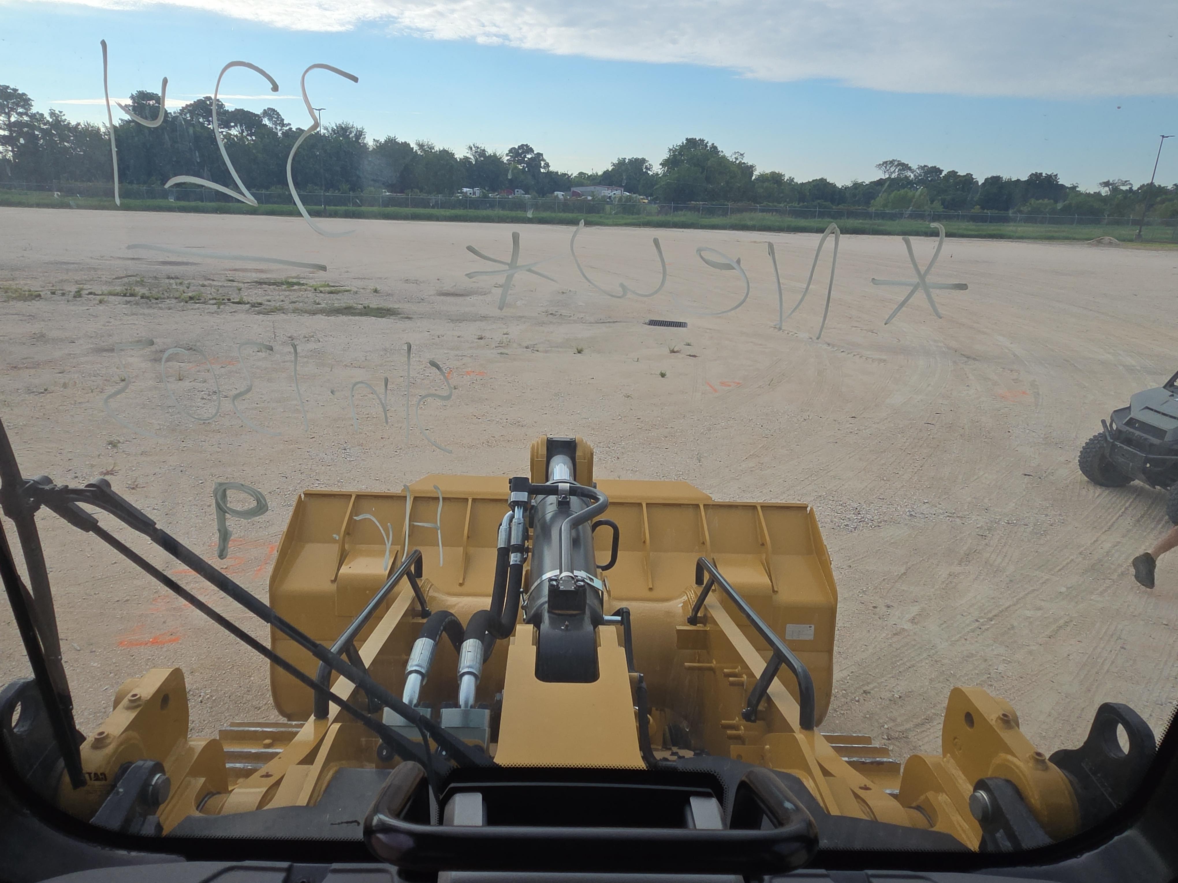2025 Caterpillar 963