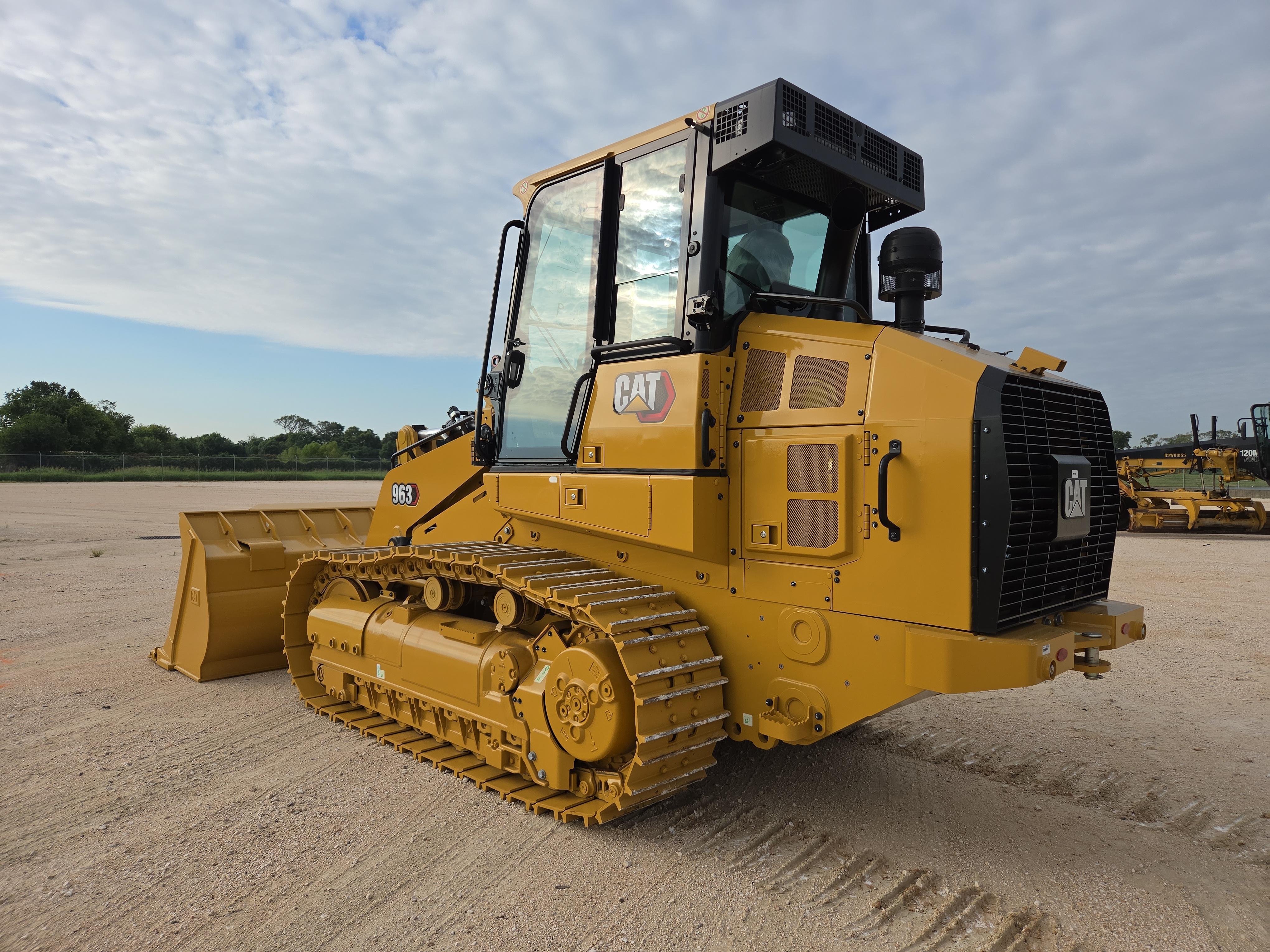 2025 Caterpillar 963
