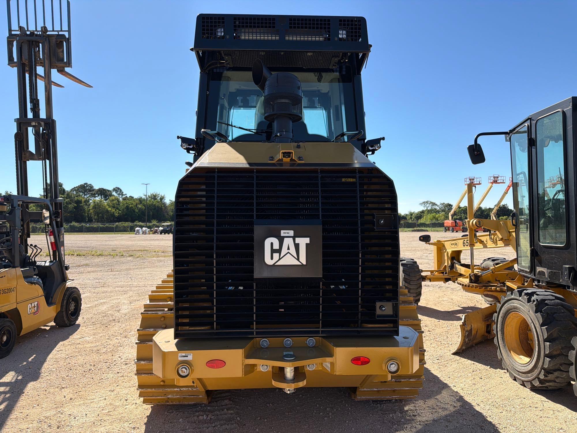 2025 Caterpillar 963