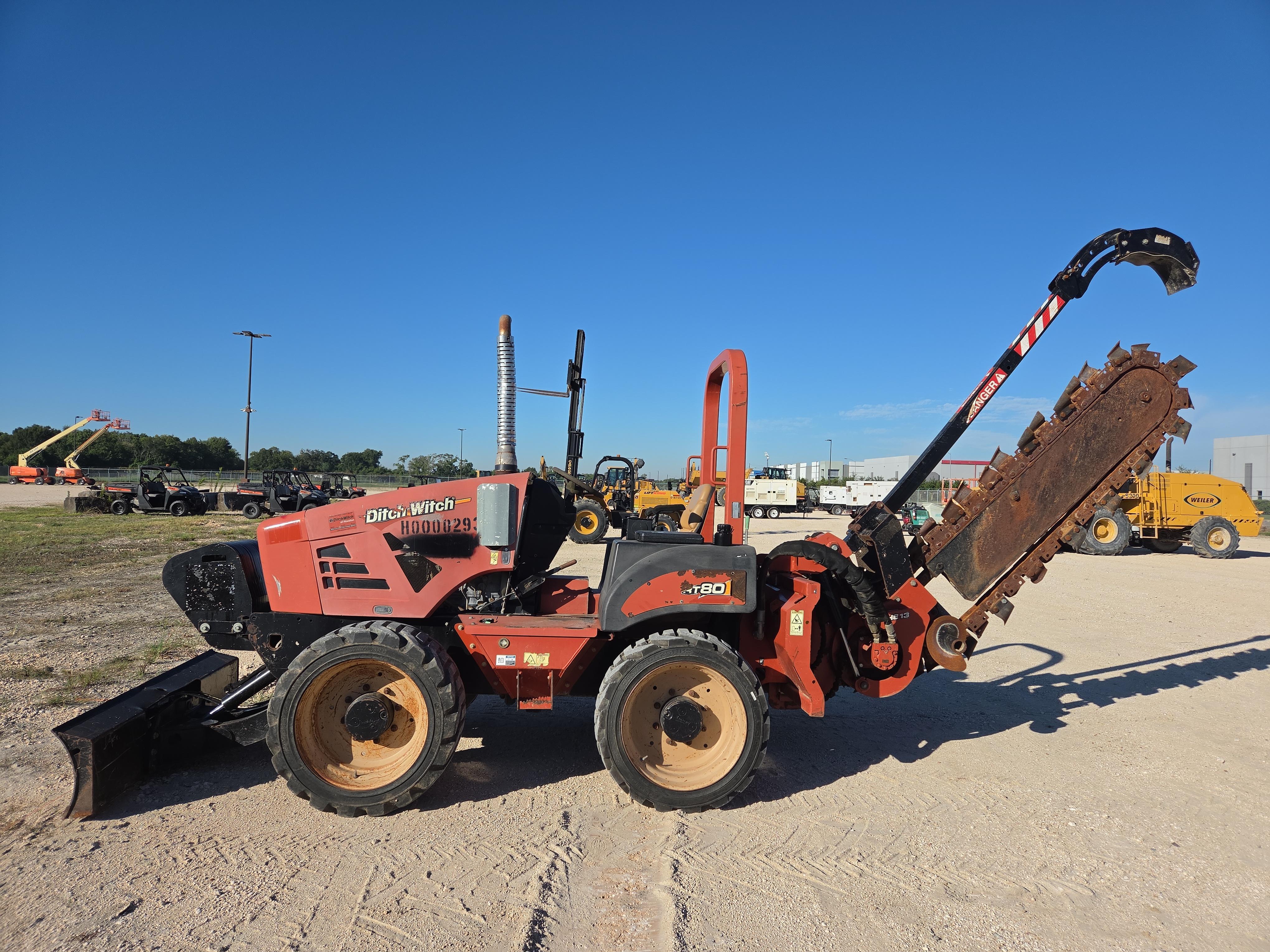2017 Ditch Witch RT80