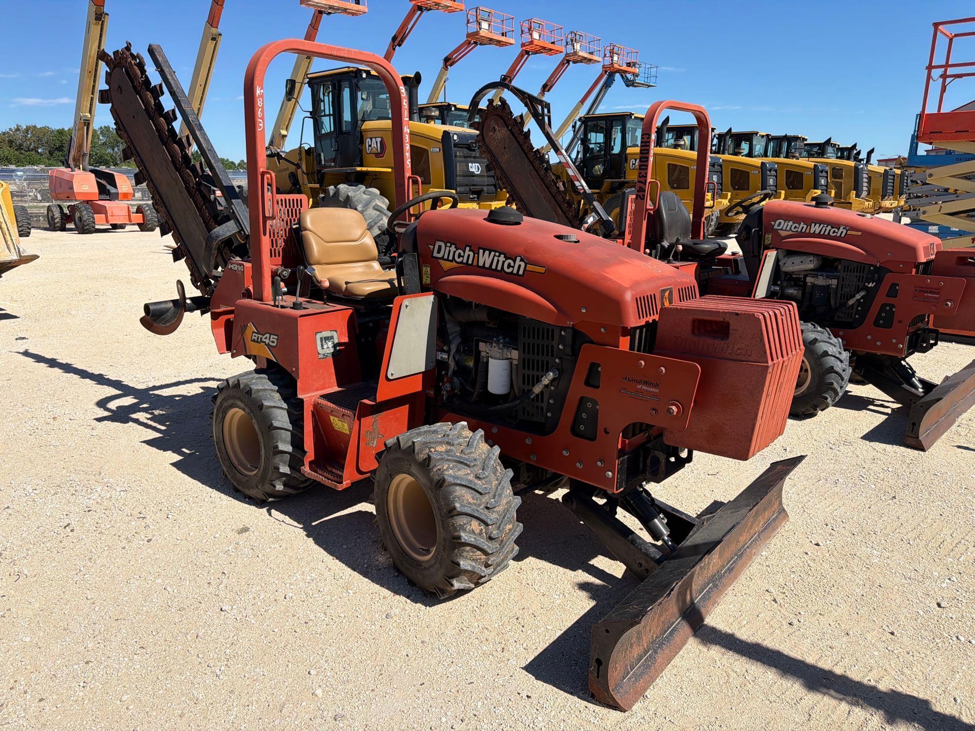 2017 Ditch Witch RT450