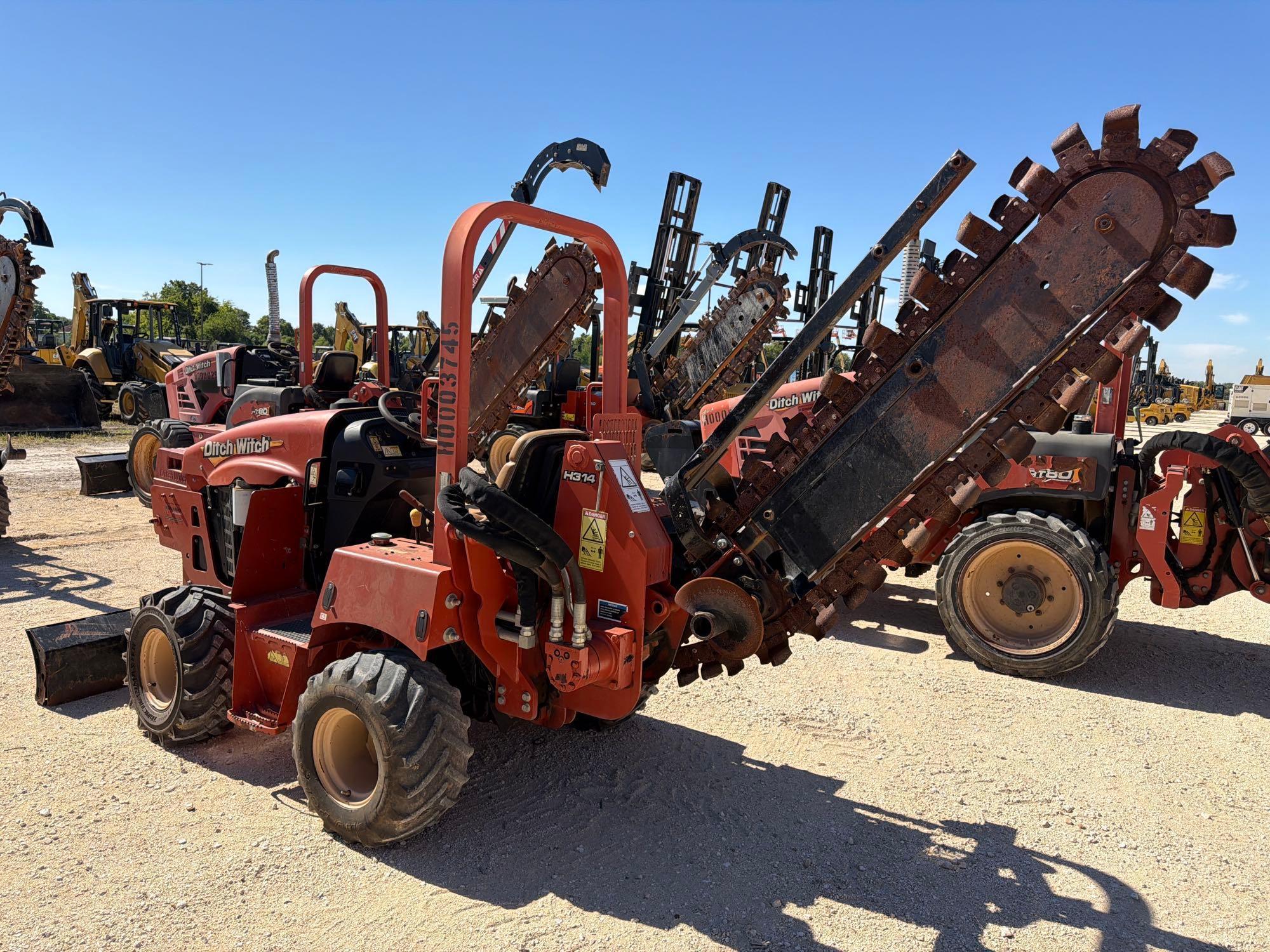 2017 Ditch Witch RT450