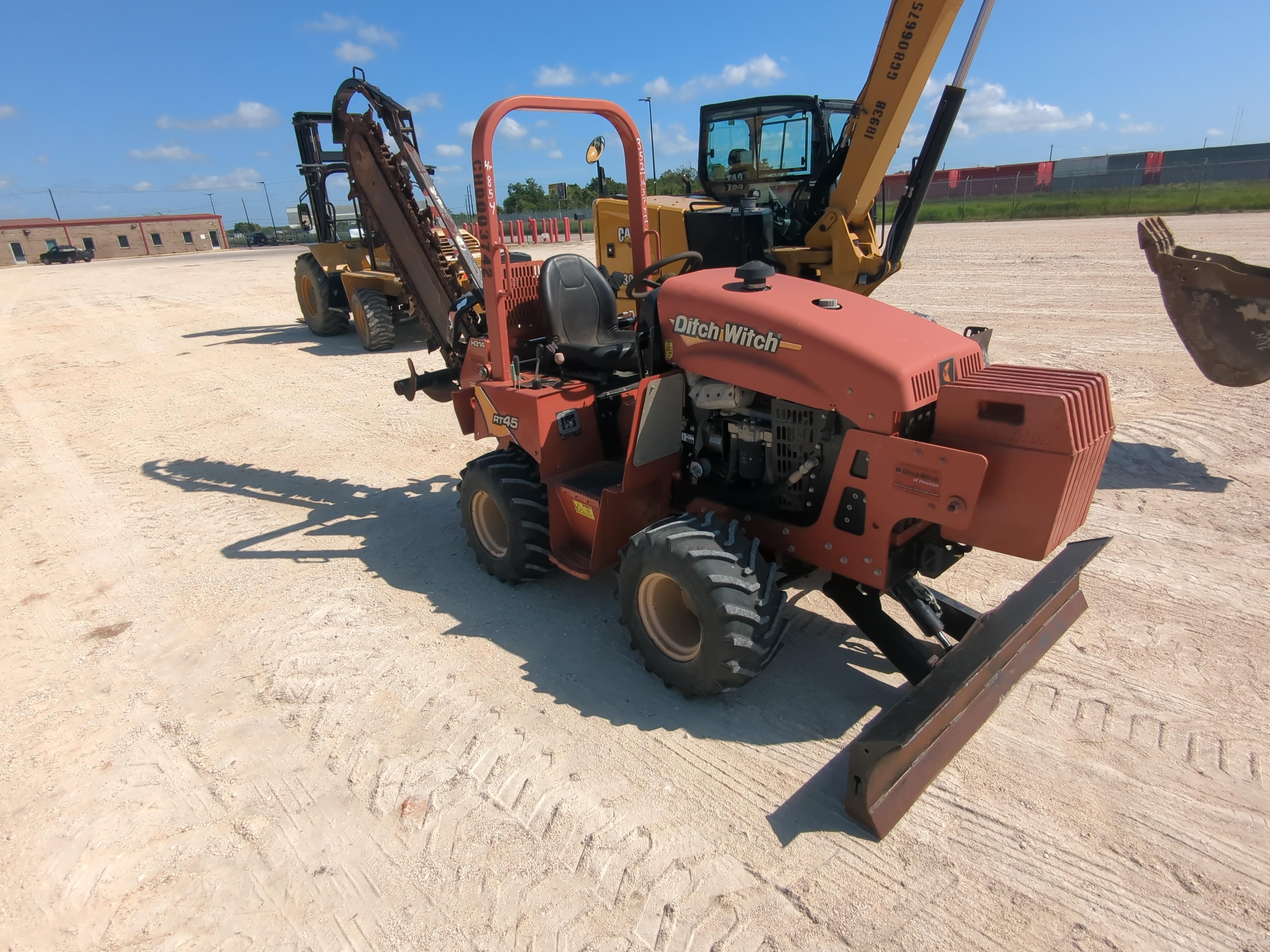 2017 Ditch Witch RT-45