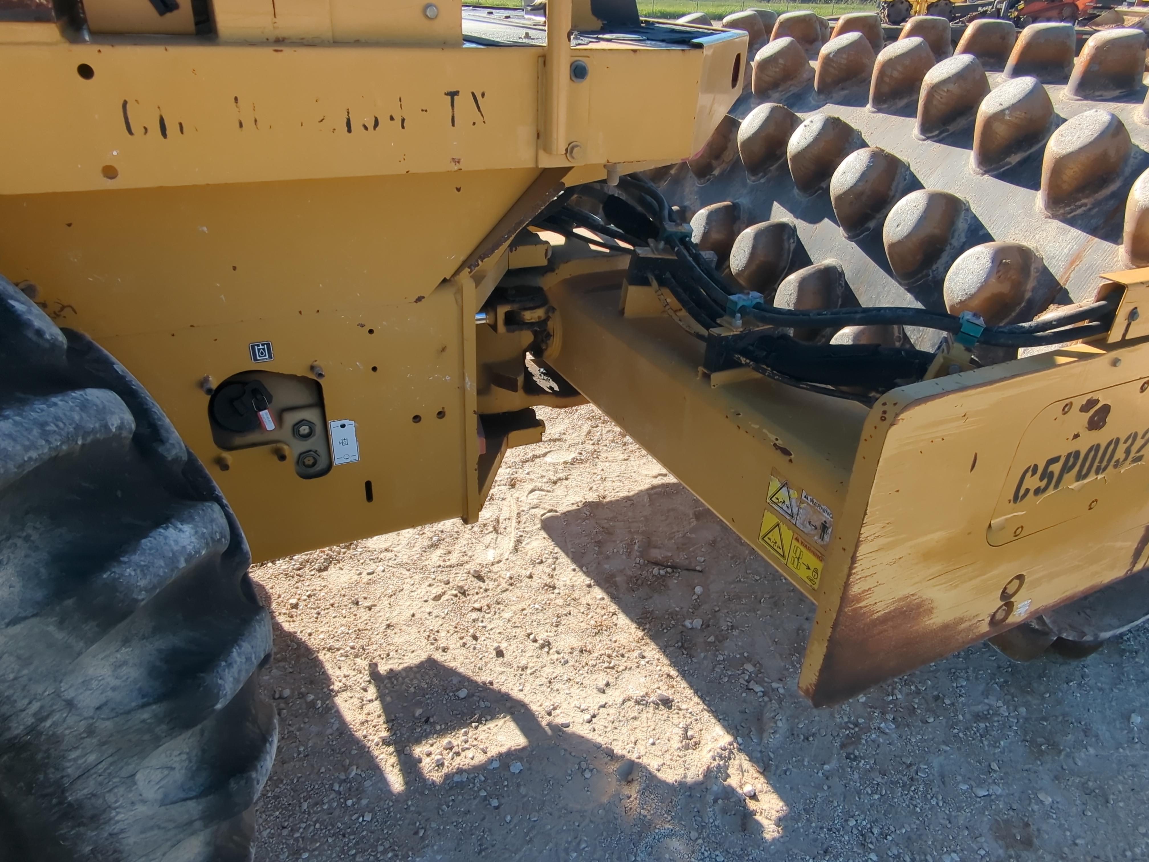 2011 Caterpillar CP56