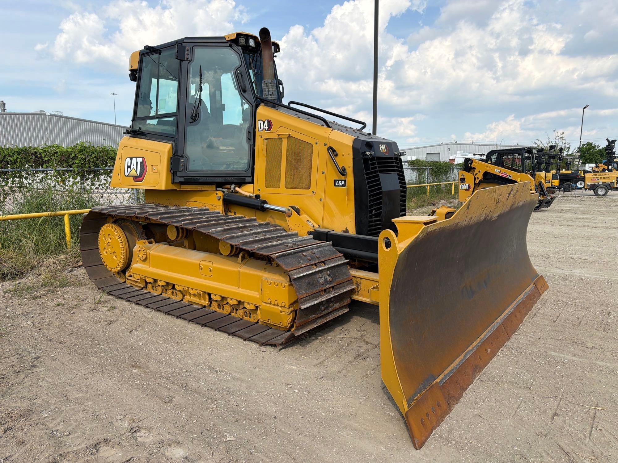 2022 Caterpillar D4