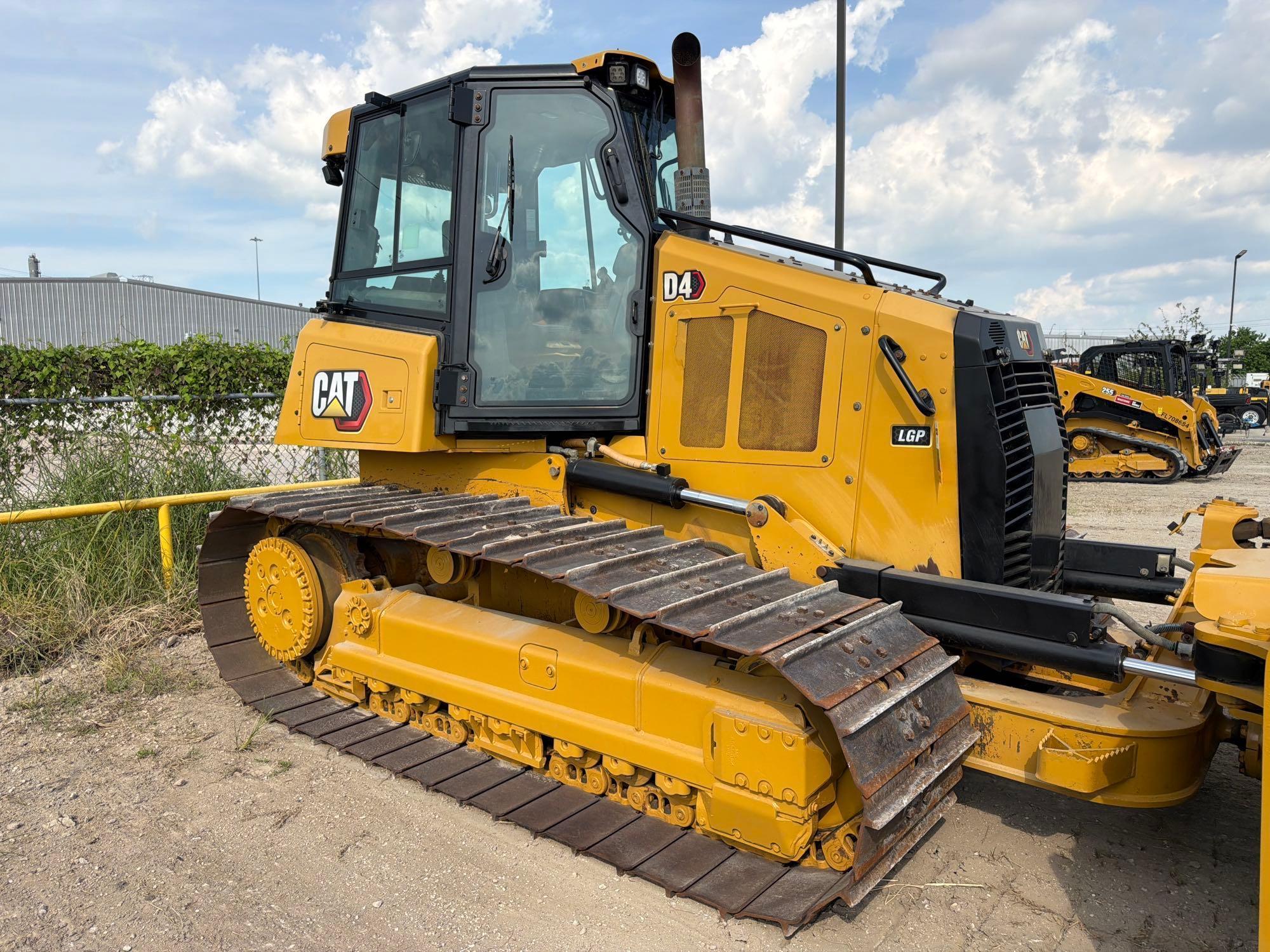 2022 Caterpillar D4