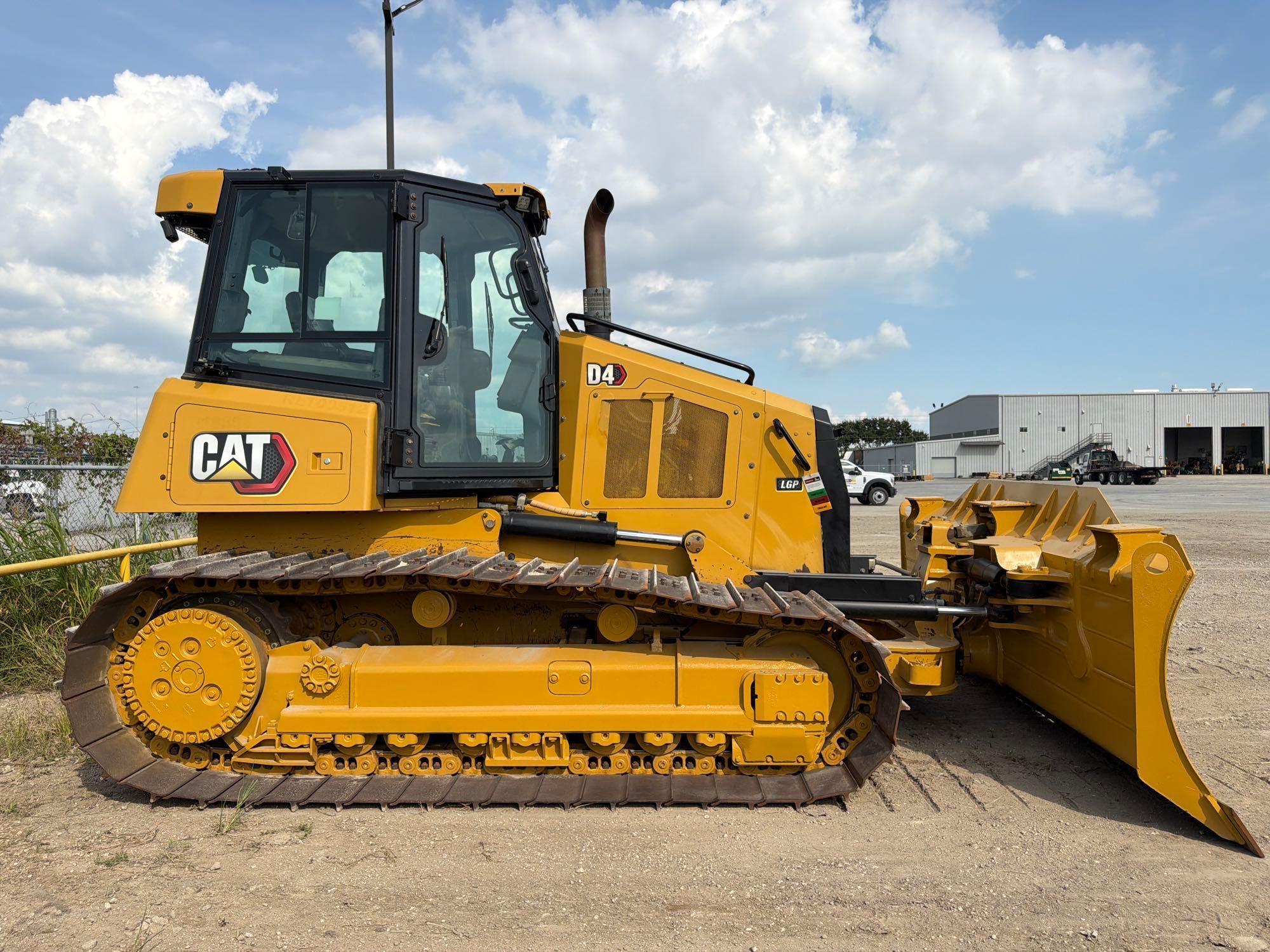 2022 Caterpillar D4