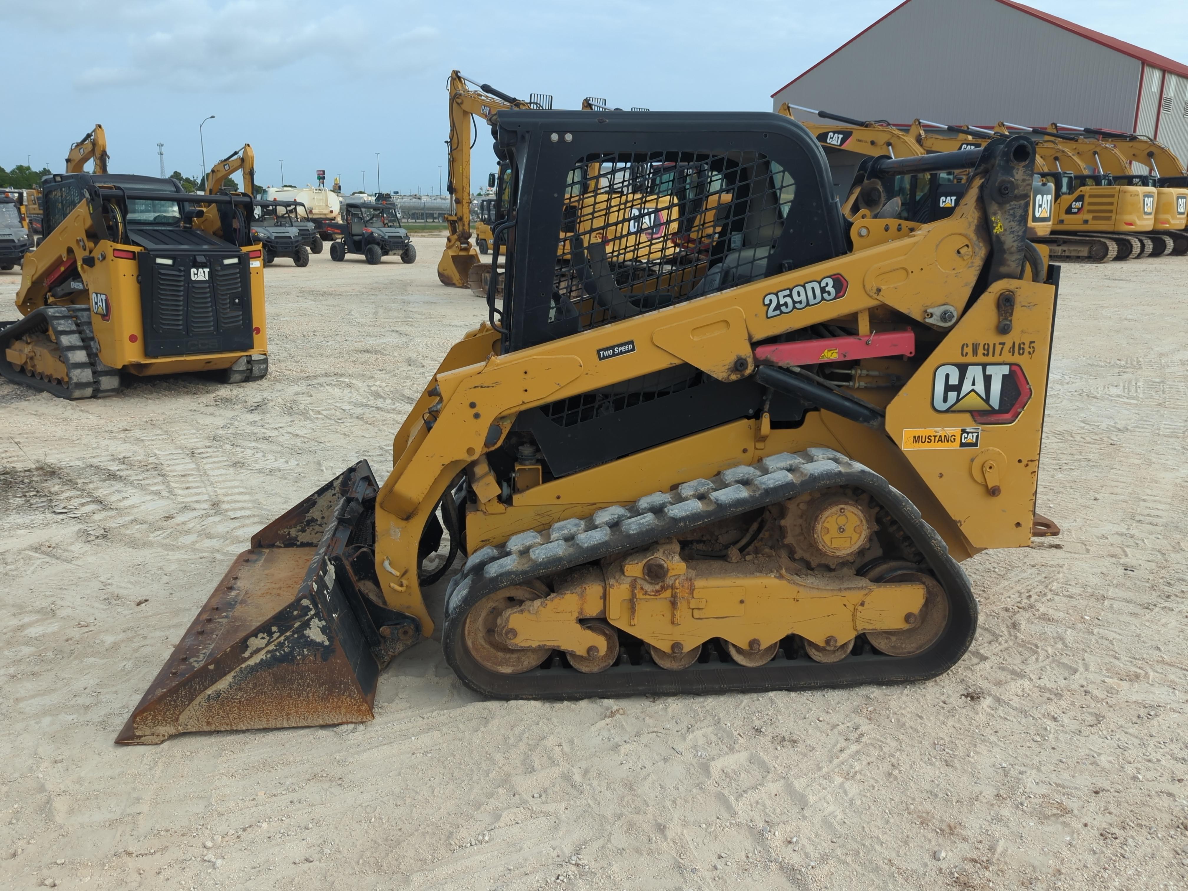 2022 Caterpillar 259