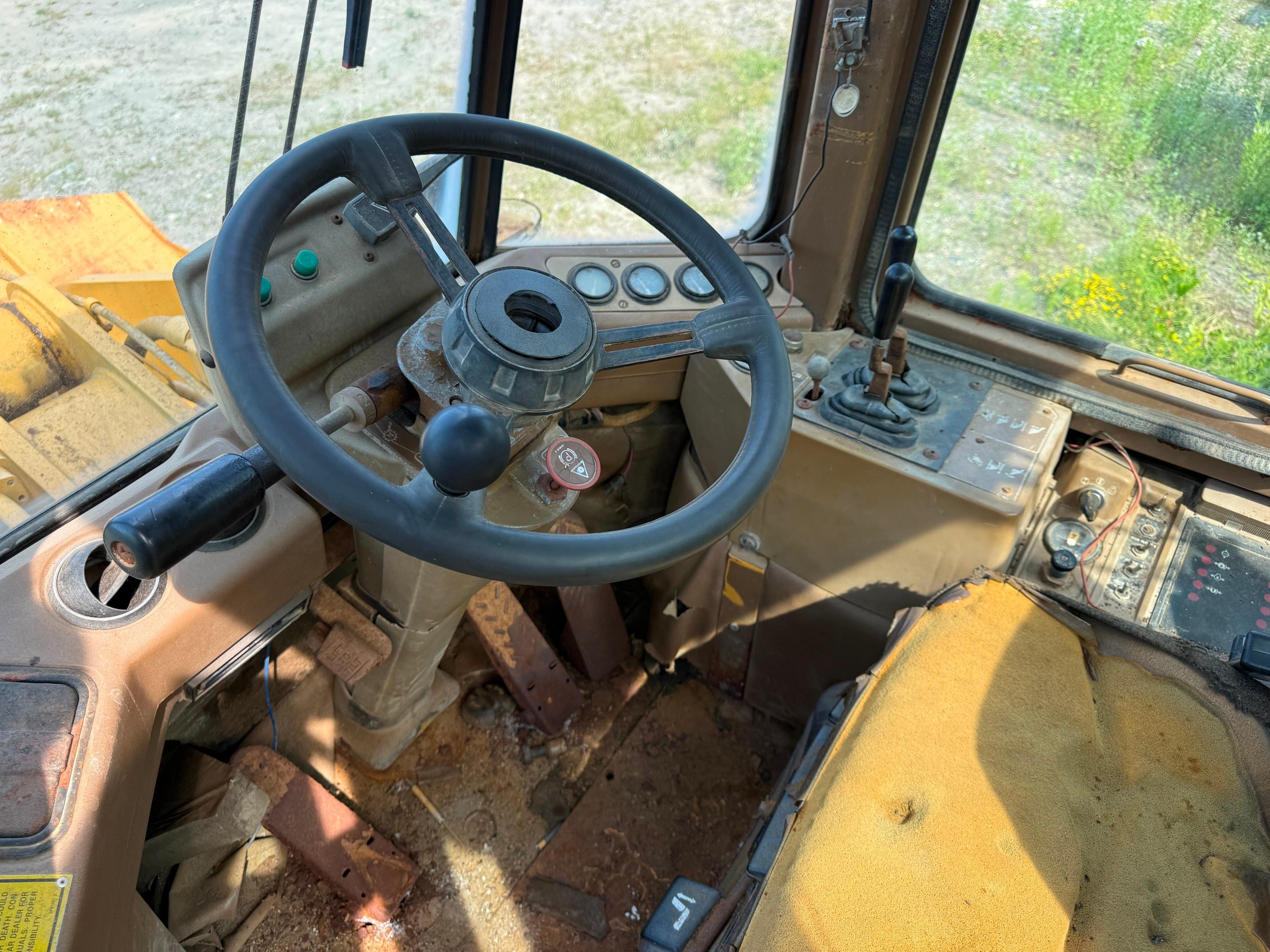 Caterpillar 936F