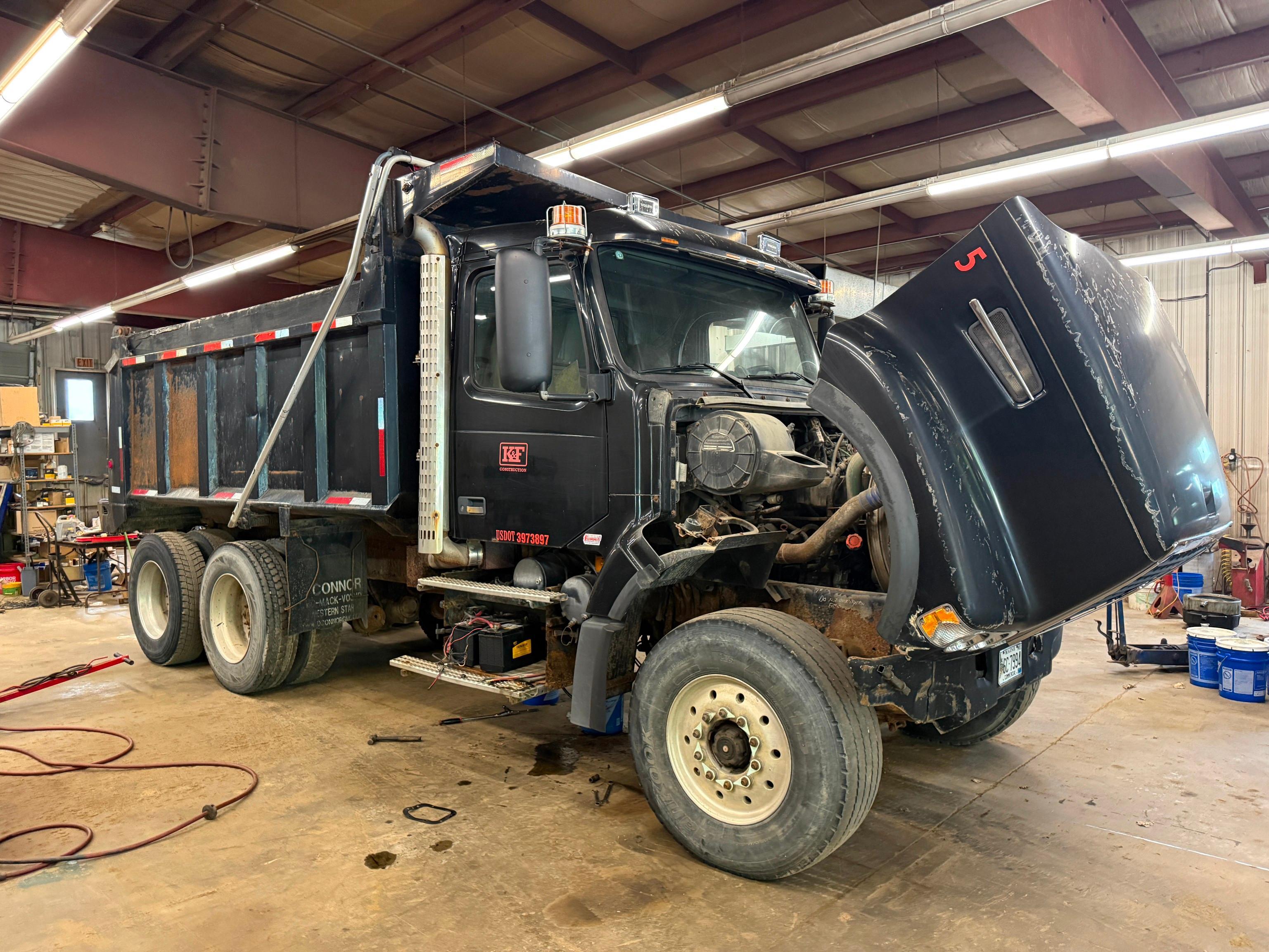 2003 Volvo VHD