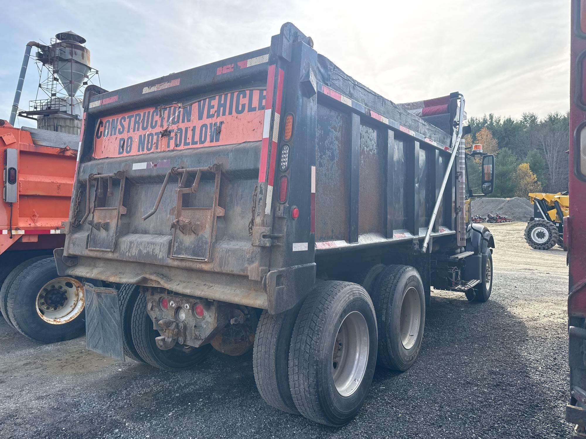 2003 Volvo VHD