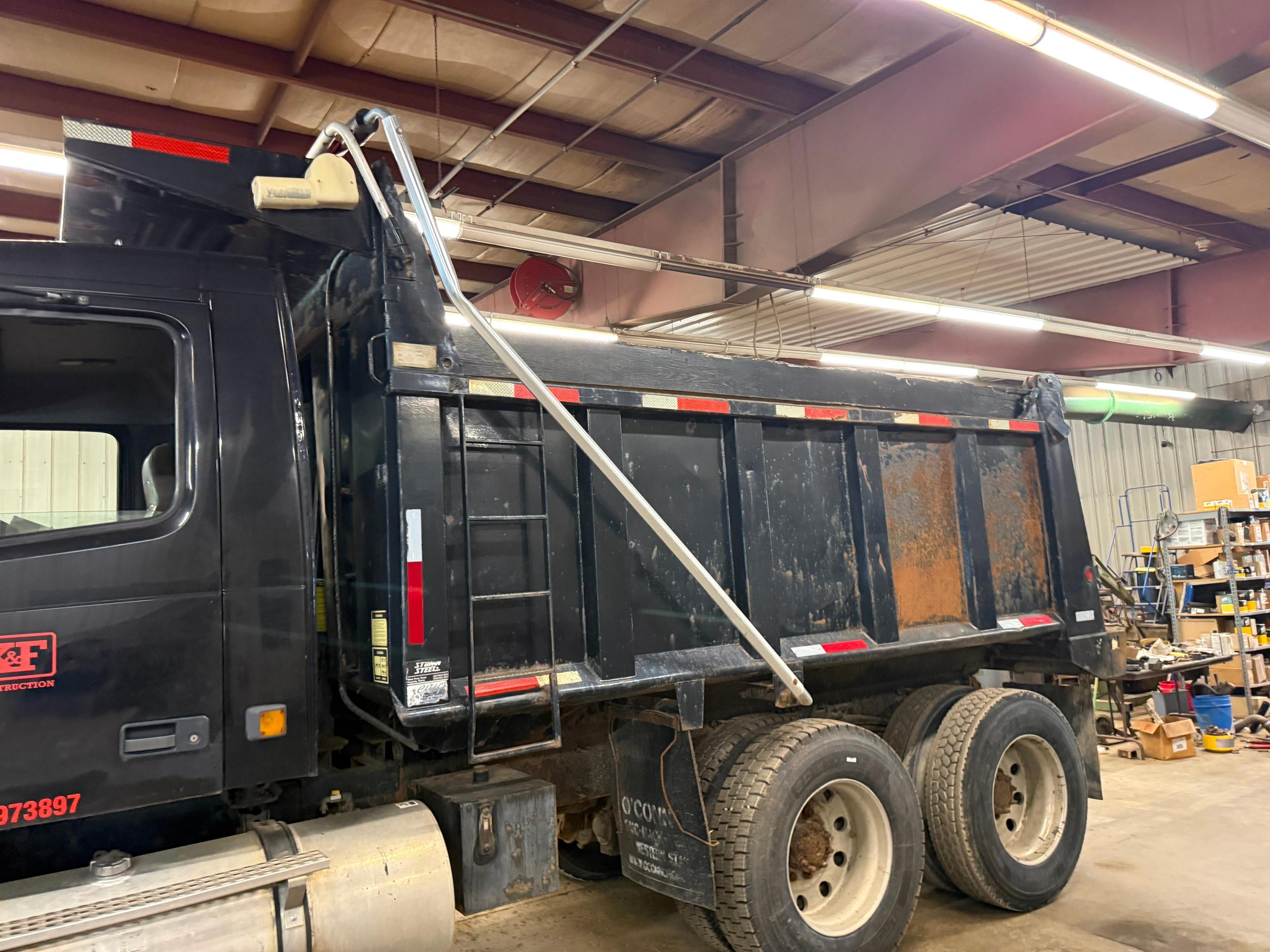 2003 Volvo VHD