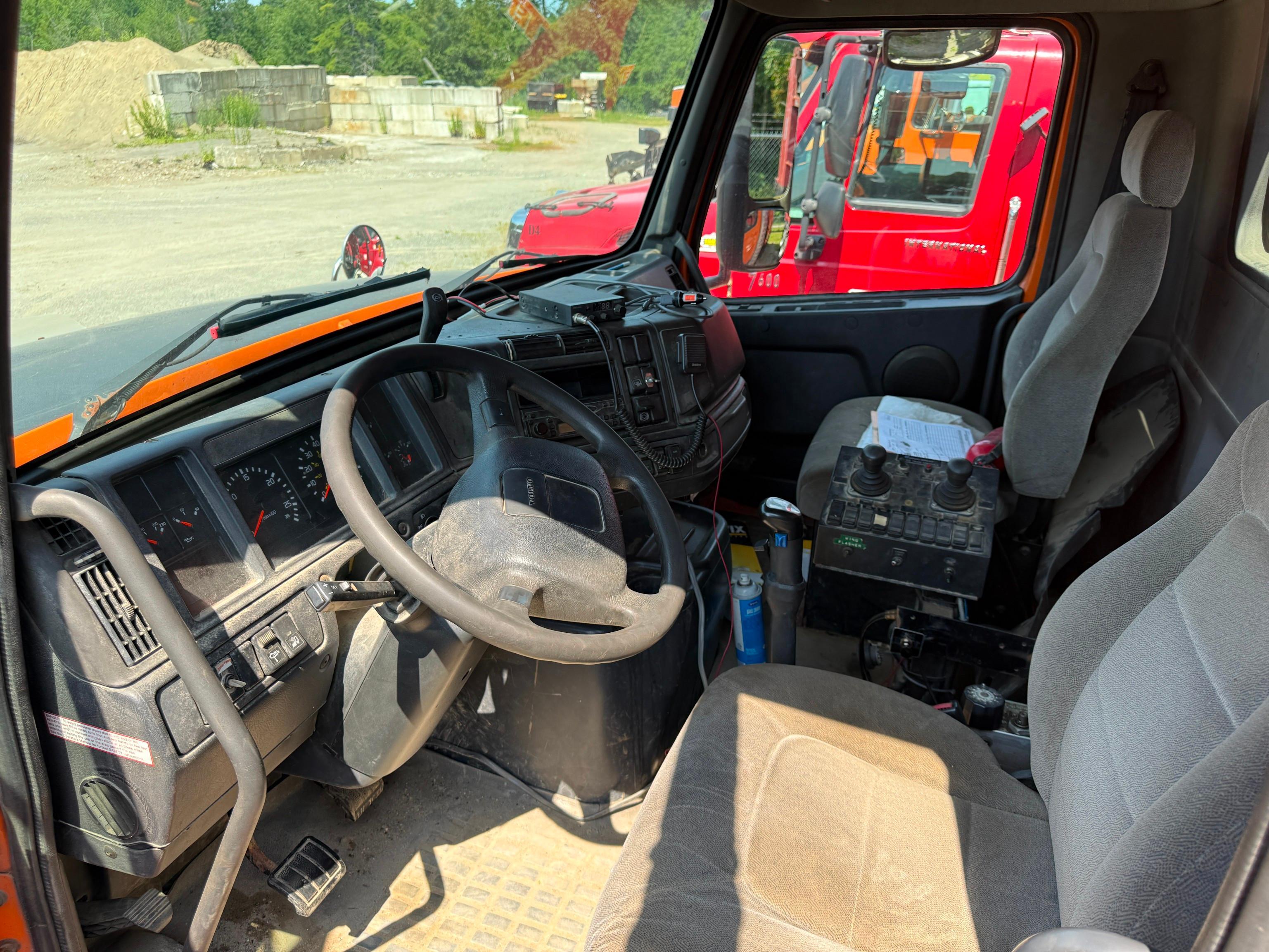 2002 Volvo VHD