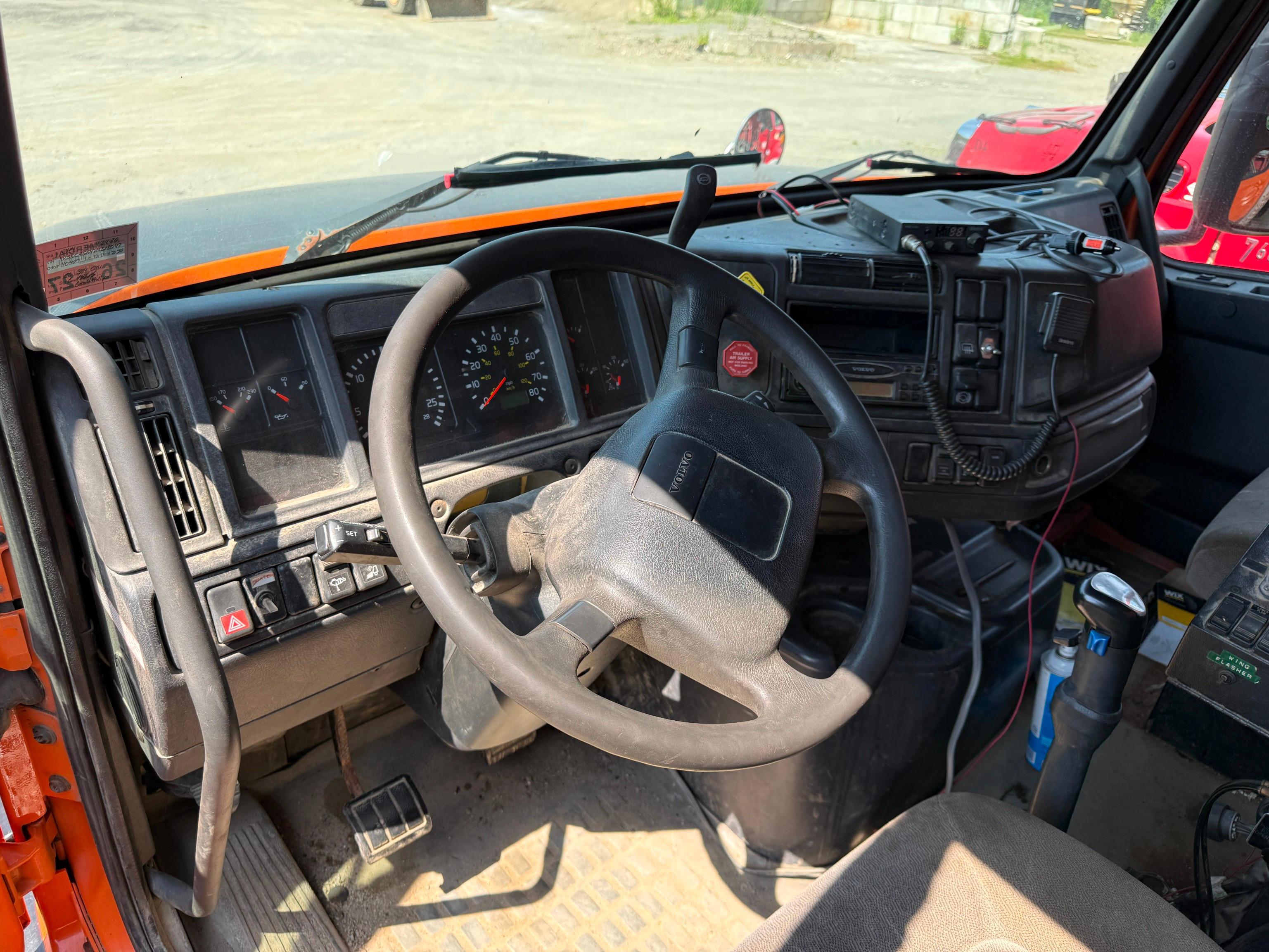 2002 Volvo VHD