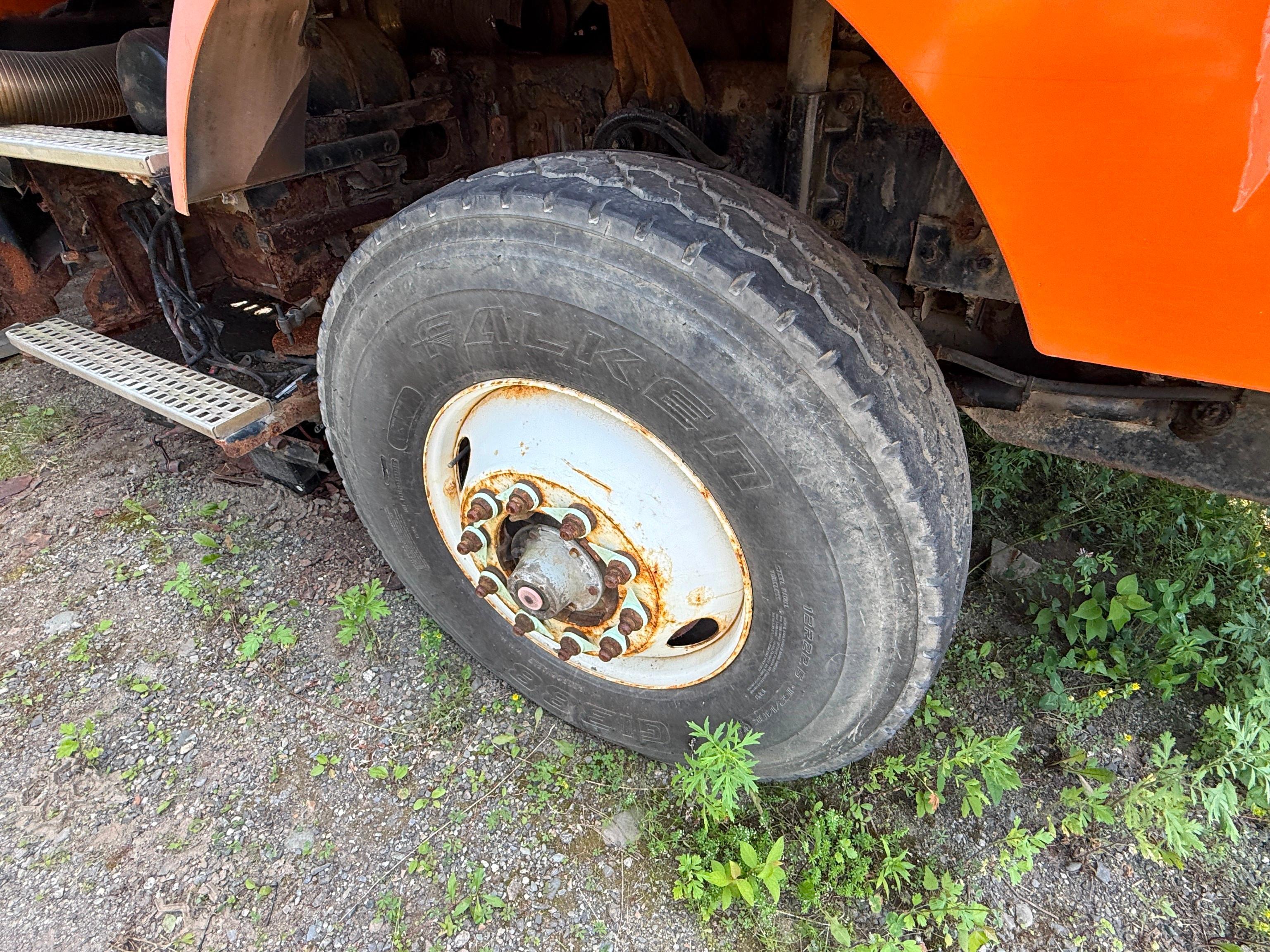 2002 Volvo VHD