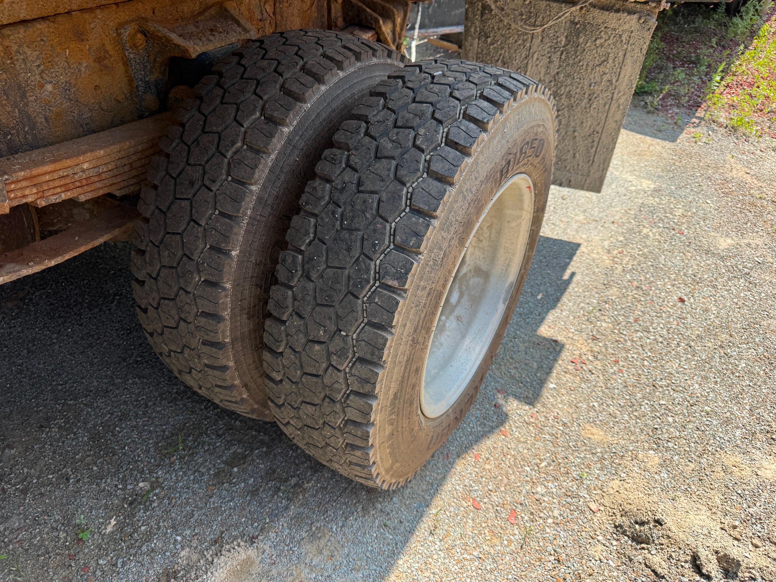 2004 Ford F650
