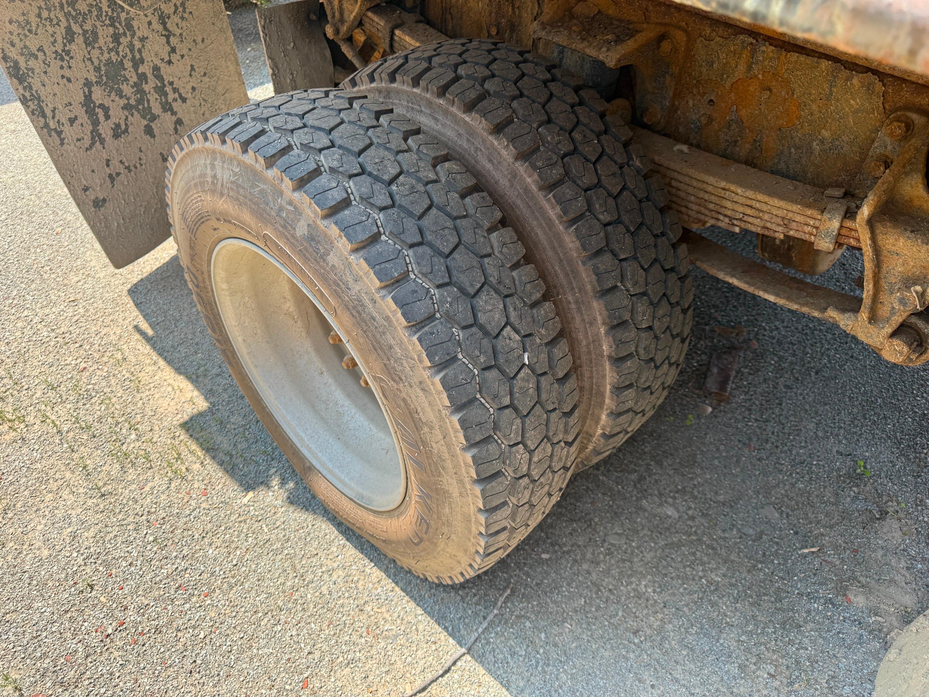 2004 Ford F650