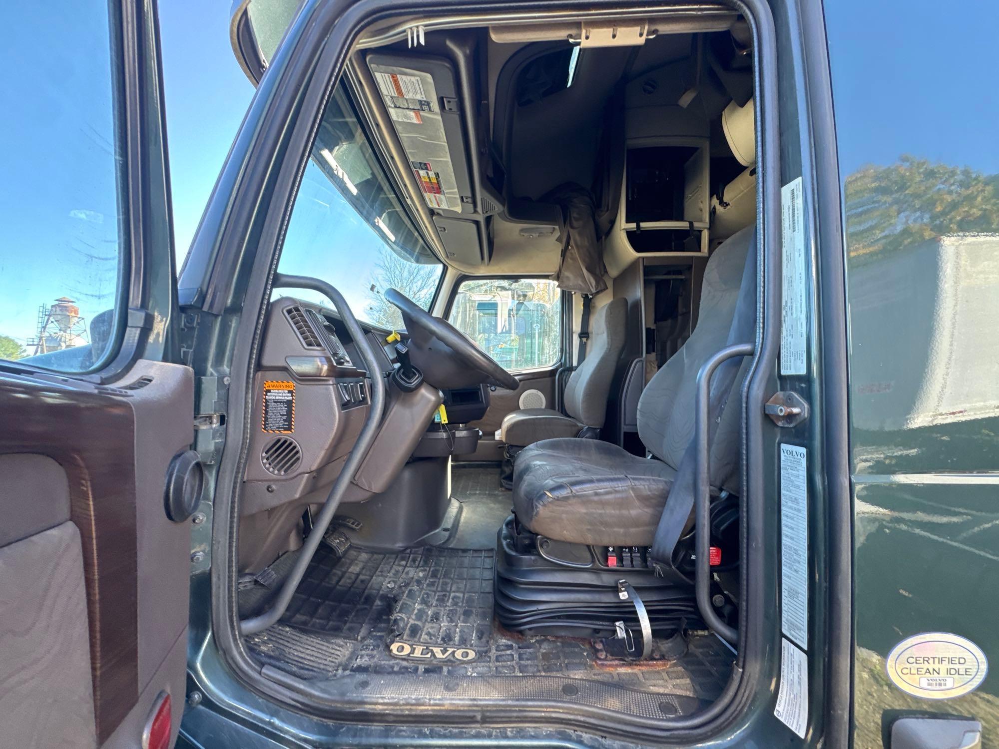 2015 Volvo VNL