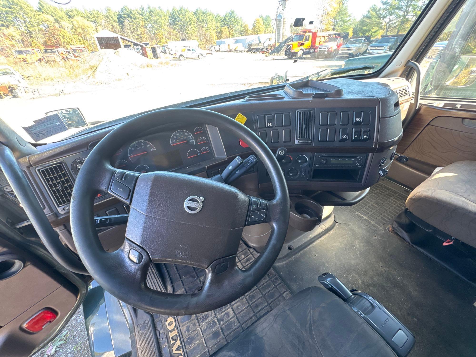 2015 Volvo VNL